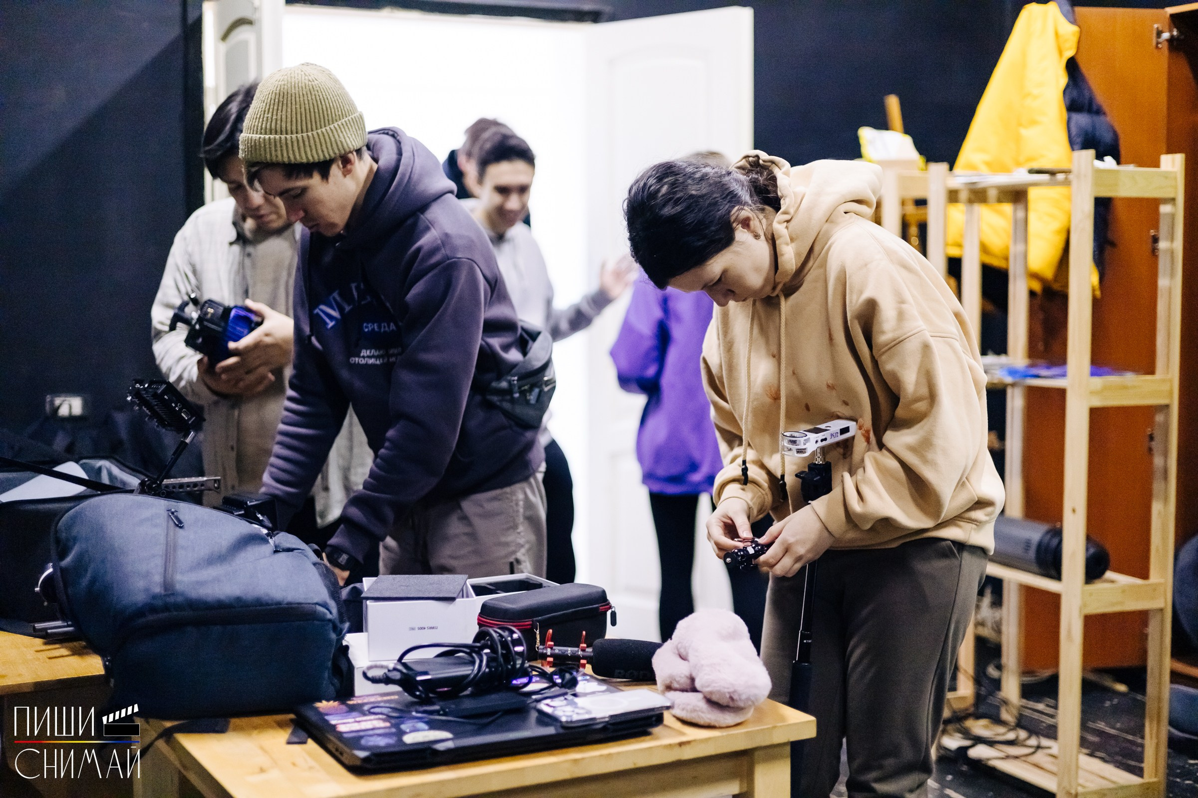 Бэкстейдж со съемок фильма в рамках школы «Пиши — снимай» / 08.12.2023. Денис Прохоров Фотограф в г. Магнитогорск
