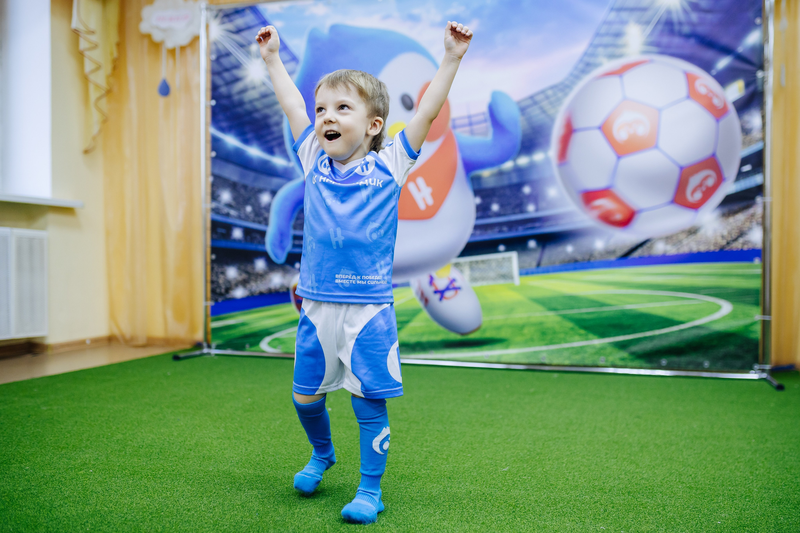 Фотосессия с кубком в детских садах г. Магнитогорска. Денис Прохоров Фотограф в г. Магнитогорск