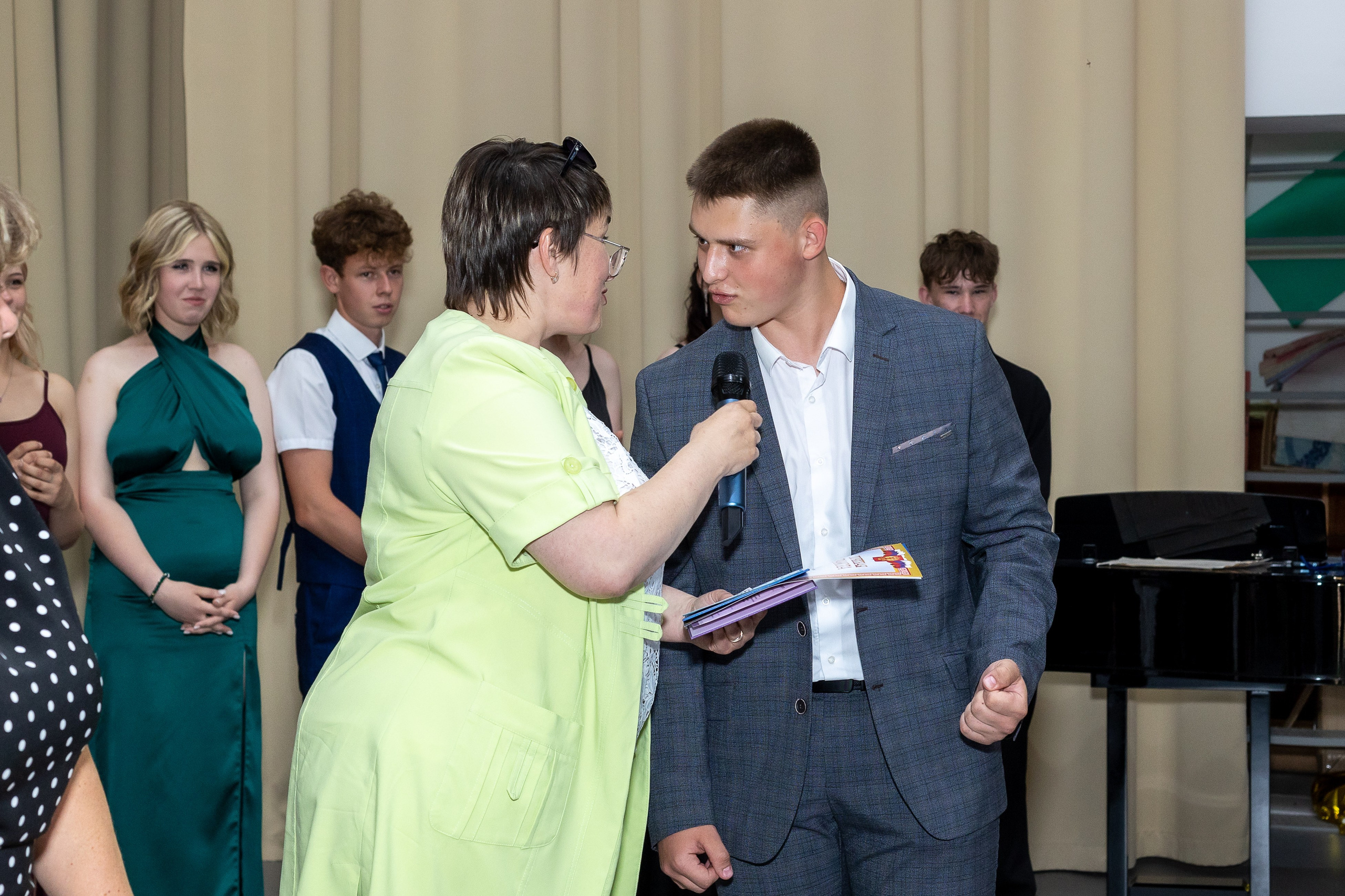 Вручение аттестата 2025. Выпускные альбомы Майкоп, Краснодар Елена Золотарева