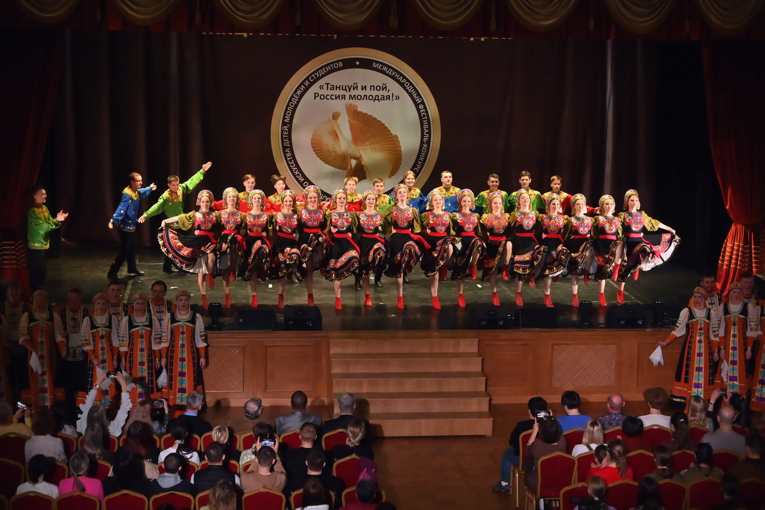 Гала-концерт. Танцуй и пой, Россия Молодая! 22.04.2024. Профессиональный фотограф в Москве Алёна Котова