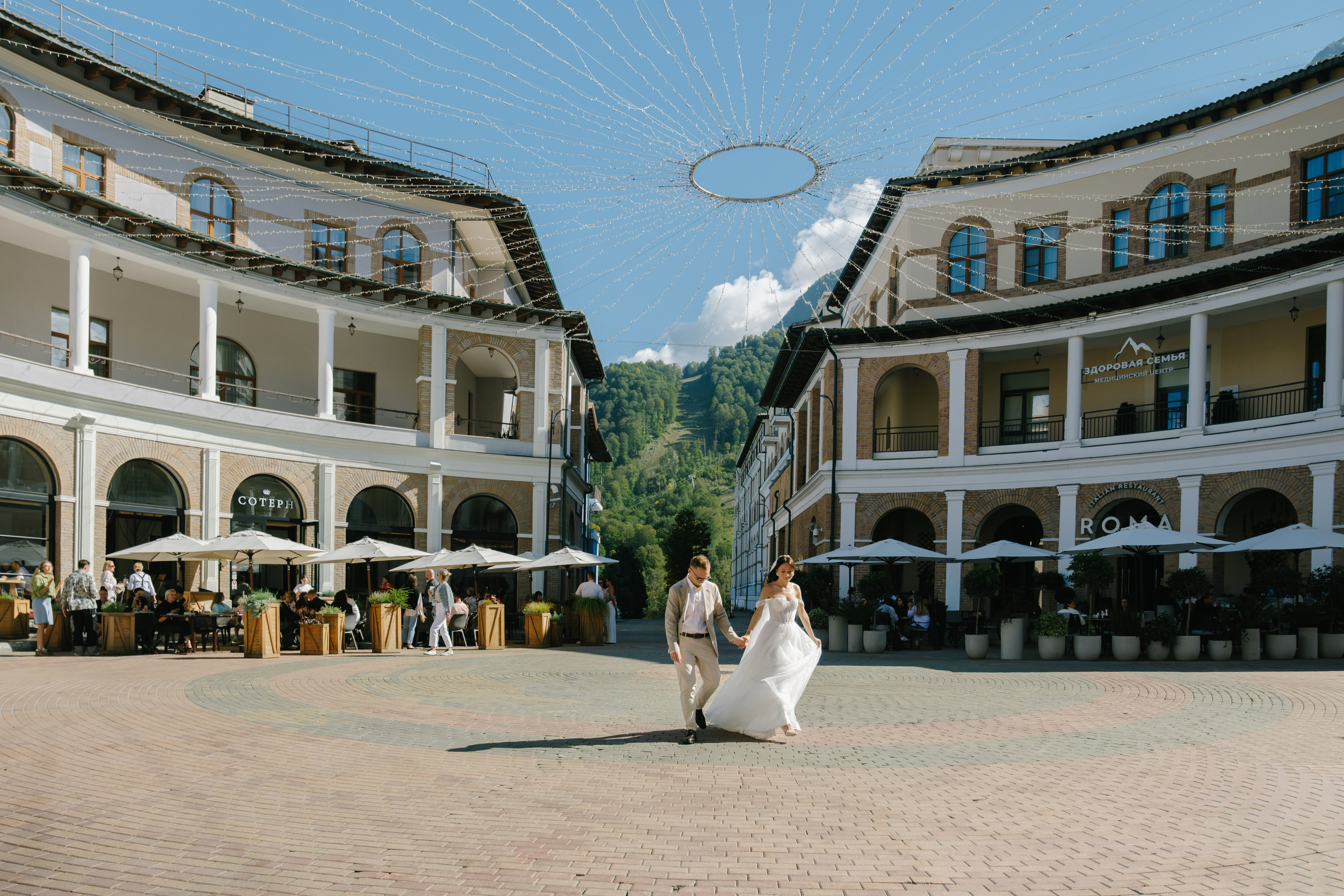 Две Здезды — Храм 19 века. Свадебный Видеограф Фотограф в Сочи