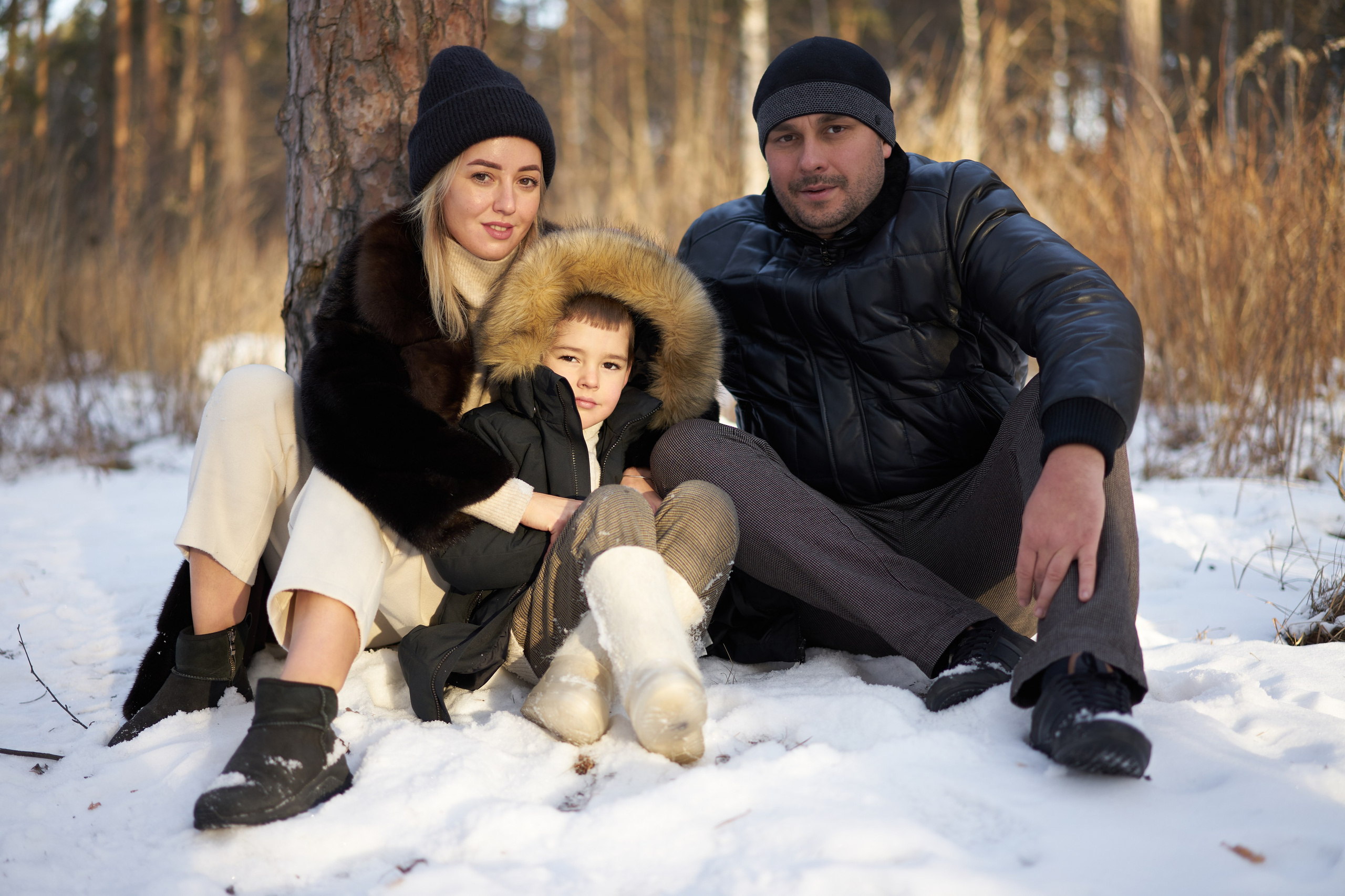 Семейная фотосессия зимой в лесу. Фотограф Екатеринбург Кокшарова Александра