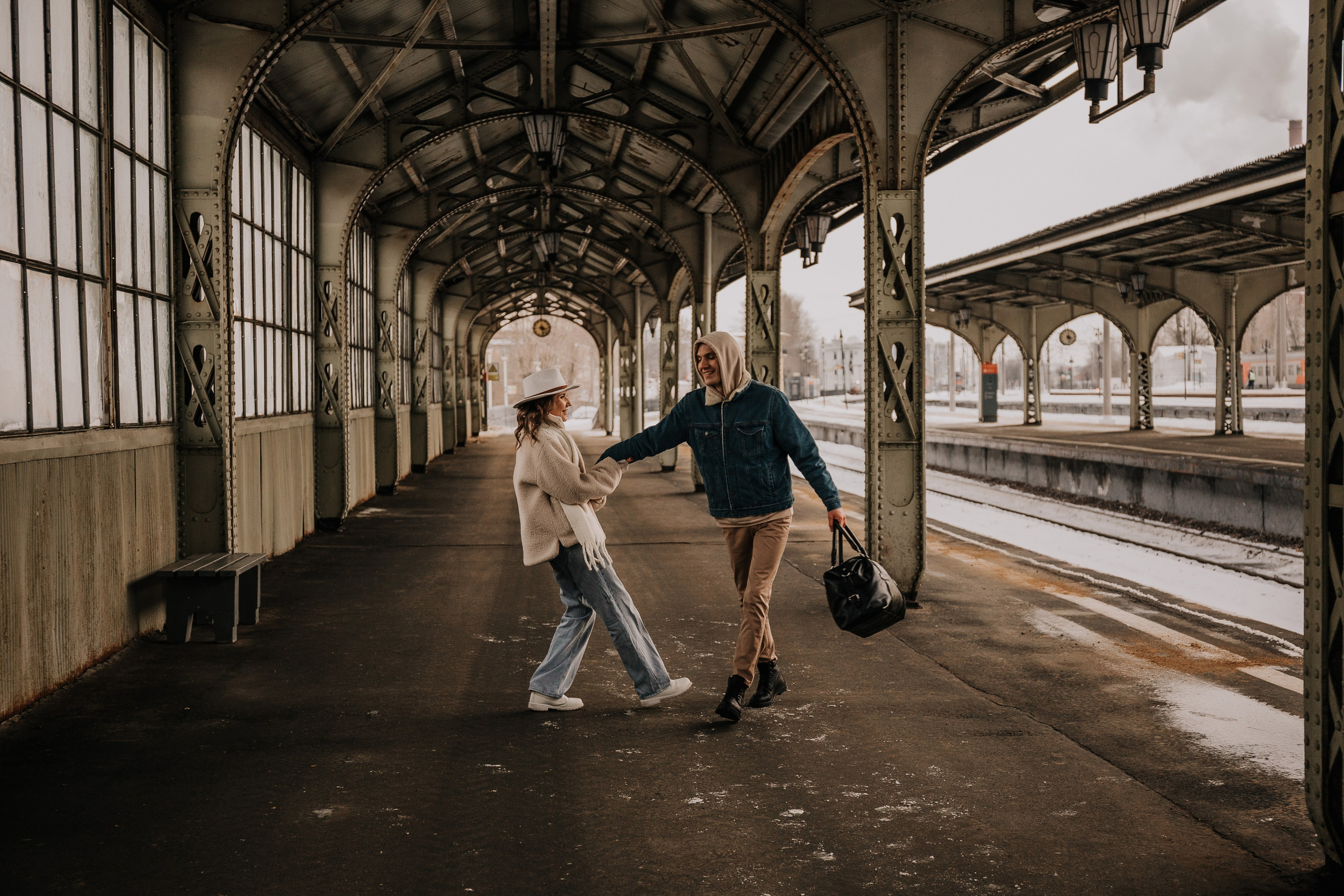Даша & Рома. Витебский вокзал. Свадебный и семейный фотограф Пушкин Царское Село СПБ Питер Санкт-Петербург и Рязань Ольга Козлова