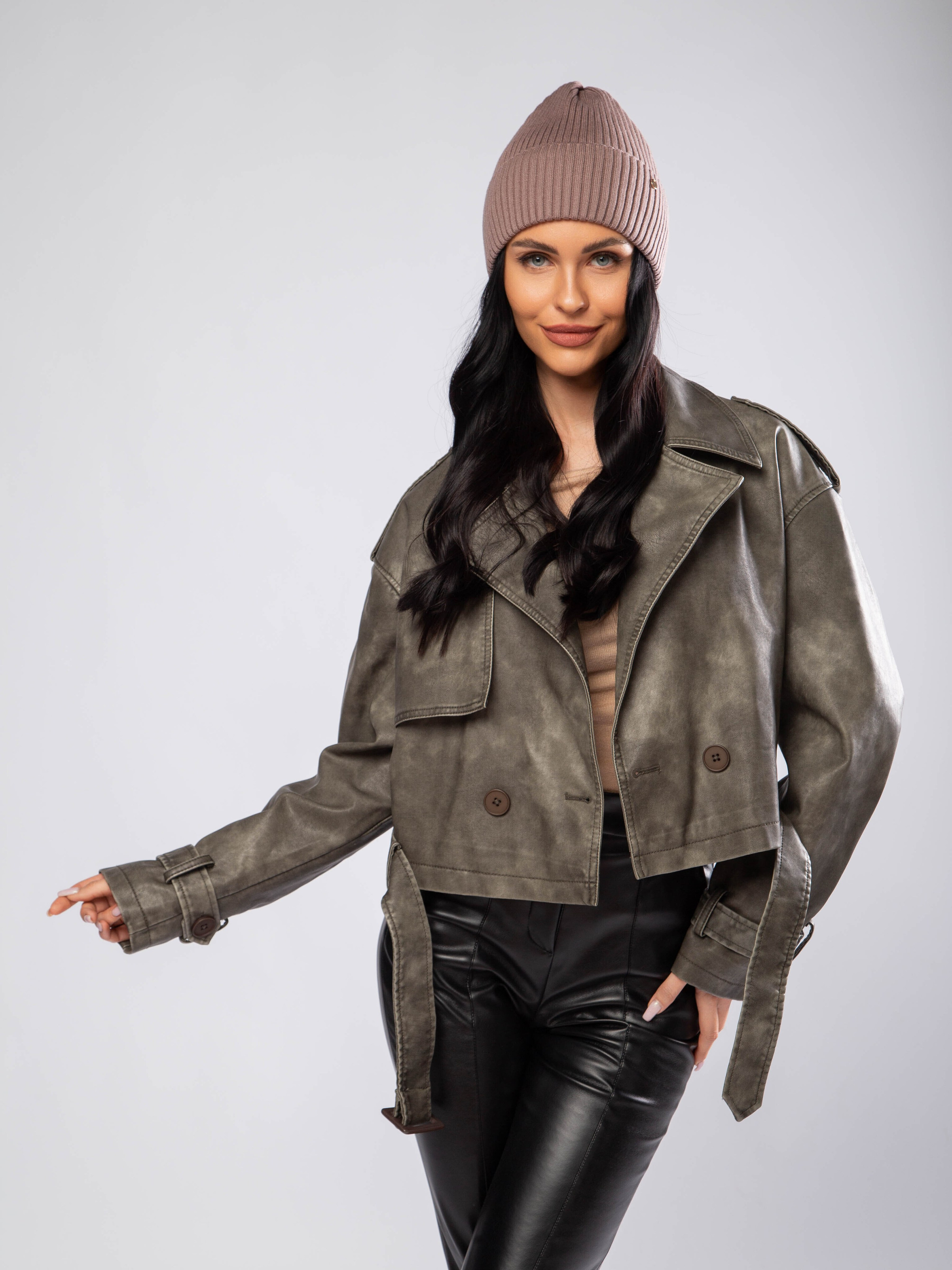 Модельная съемка шапок для брендов в Москве | Фотограф Анна Татаурова. Фотограф Анна Татаурова | Авторская фотосъемка в Москве