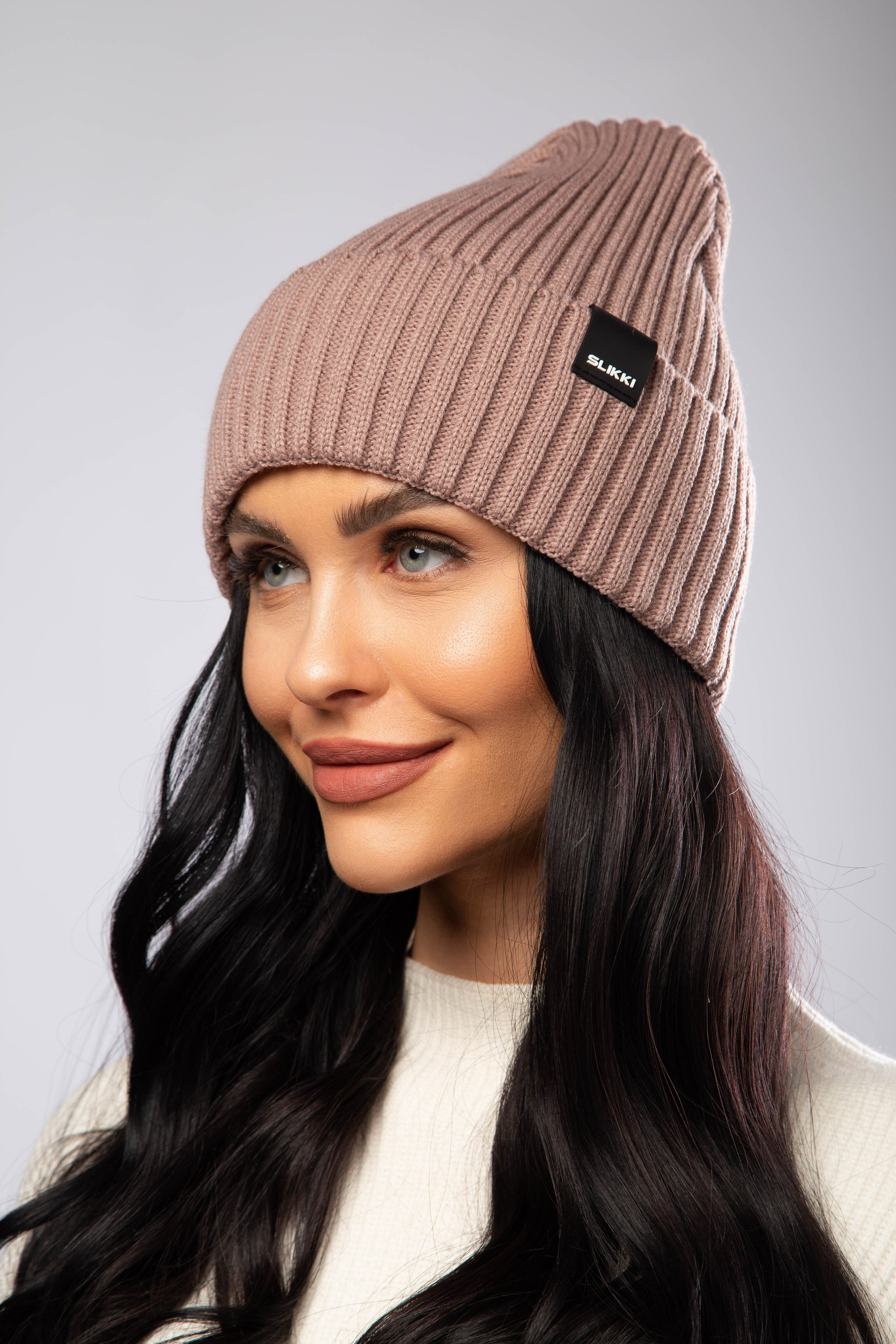 Модельная съемка шапок для брендов в Москве | Фотограф Анна Татаурова. Фотограф Анна Татаурова | Авторская фотосъемка в Москве