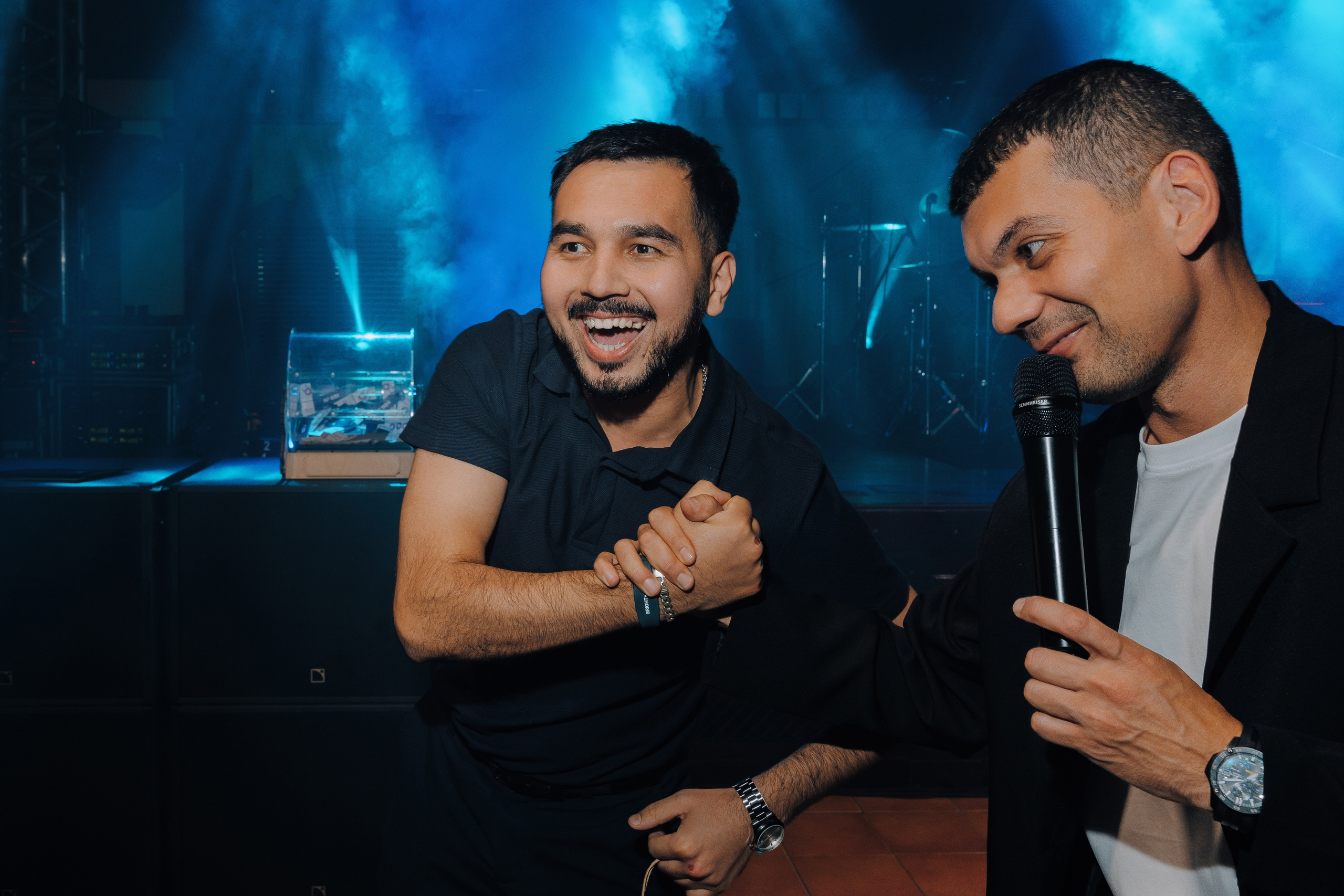 20 ЛЕТ МЕГАПОЛИС ЧЕЛЯБИНСК ХЕДЛАЙНЕР ЕЛКА. Репортажный фотограф Зуев Роман г. Челябинск