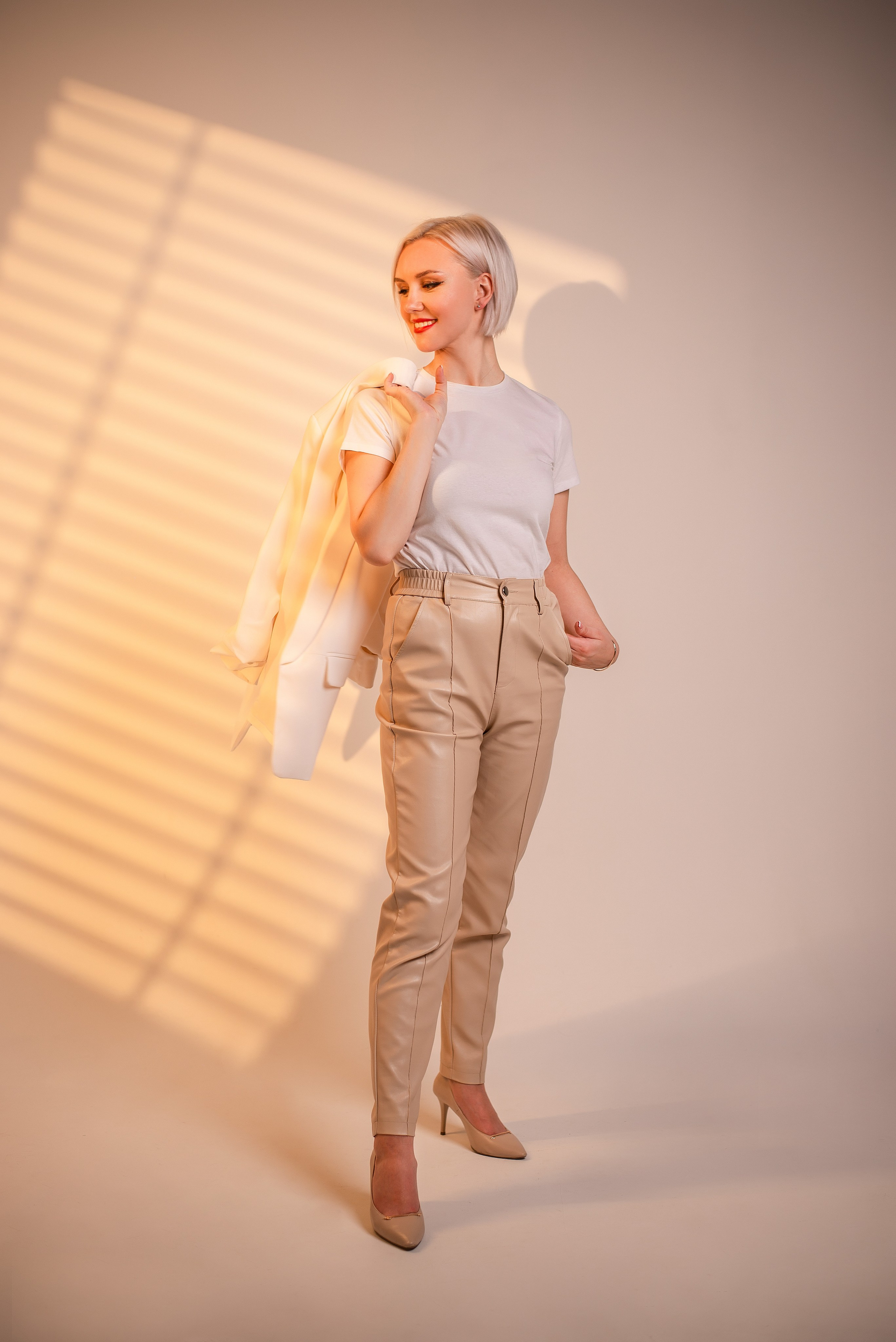 Валерия в фотостудии Black & White. Творческий фотограф Вологда