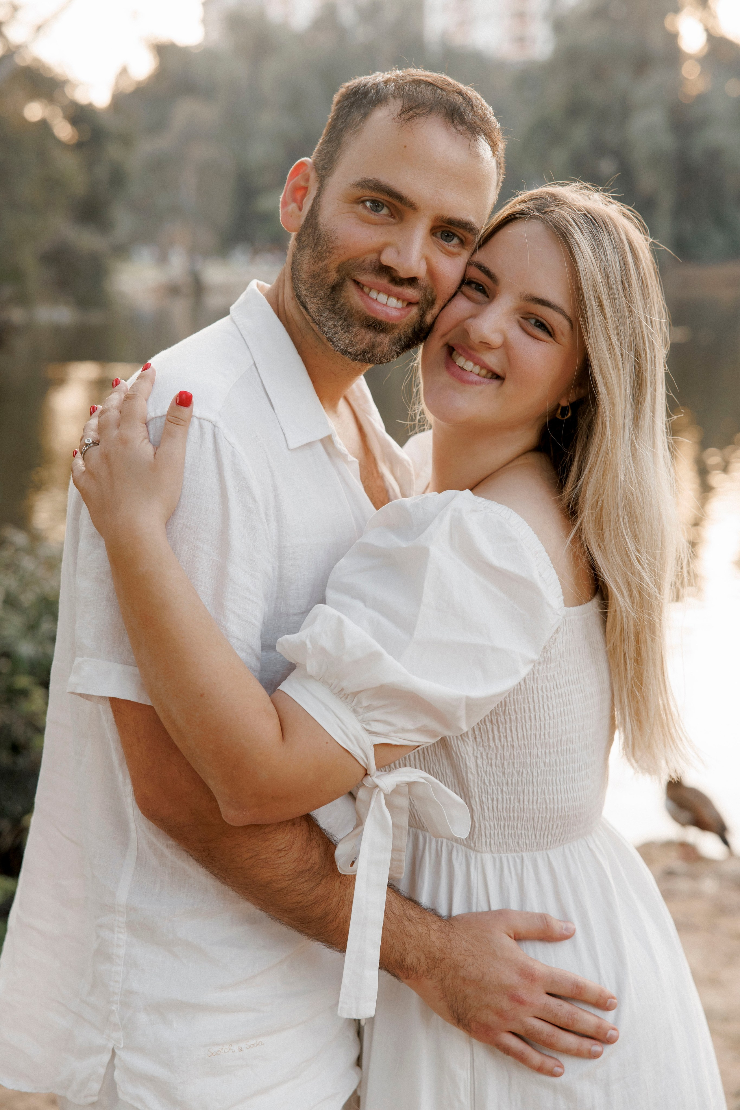First year photoshoot inside the park (sunset). Wedding and family photographer