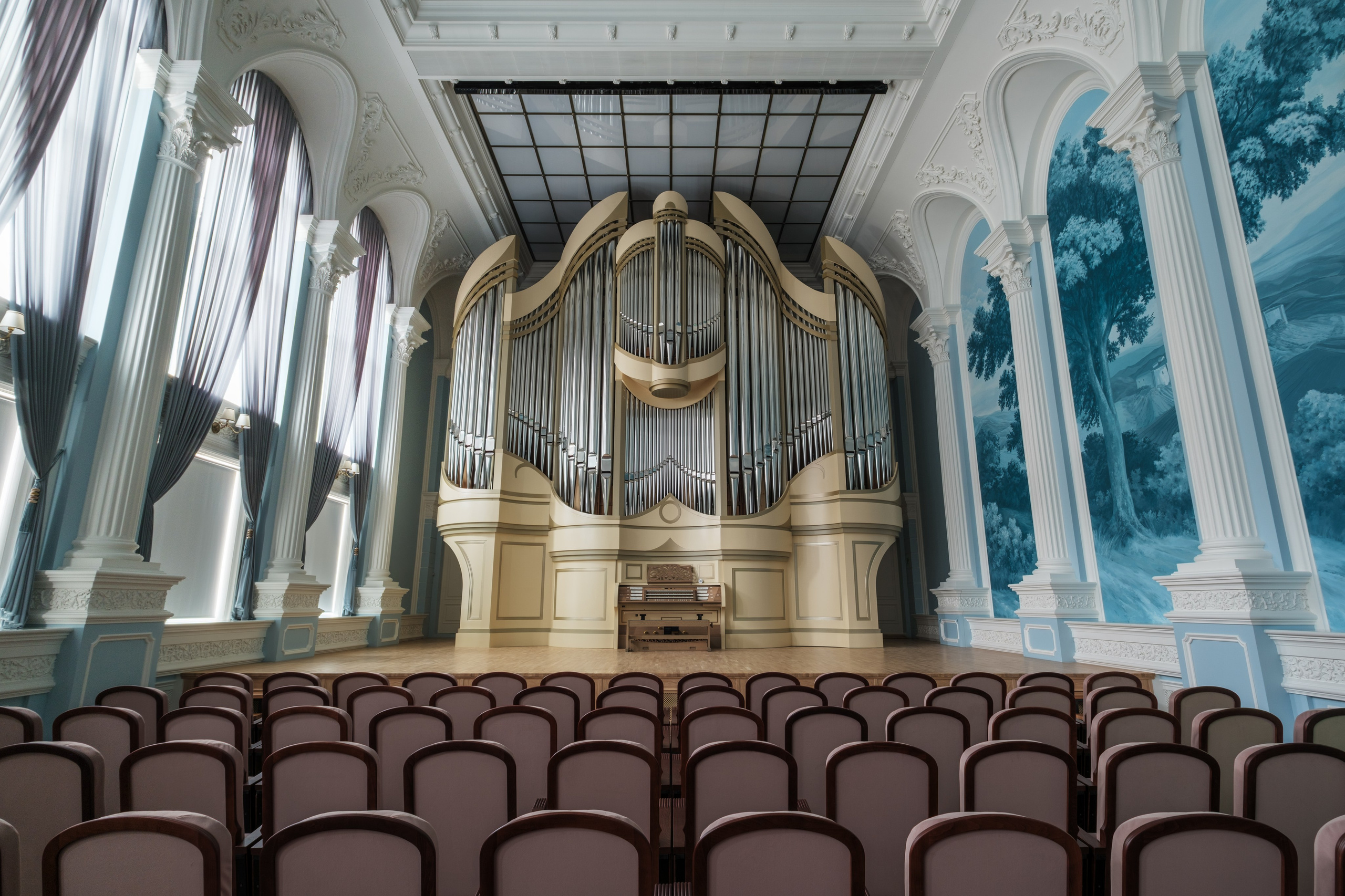 Органный зал «Дом Музыки» Смоленск. Фотограф на Эльбрусе • Роман Шатхин