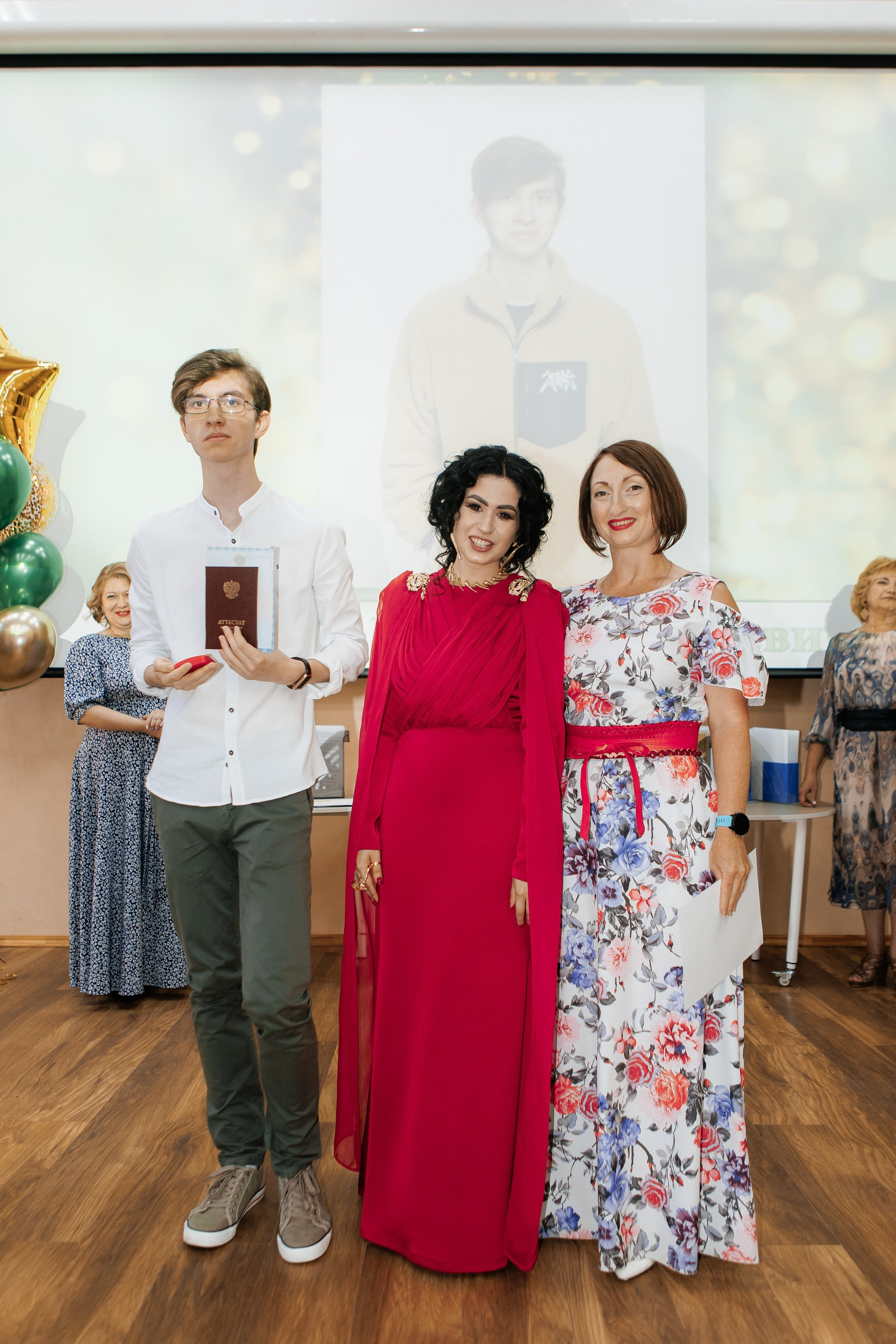 Выпускной Гимназия 12 2024 г. Свадебный и портретный Фотограф в Липецке Дмитрий Котюков