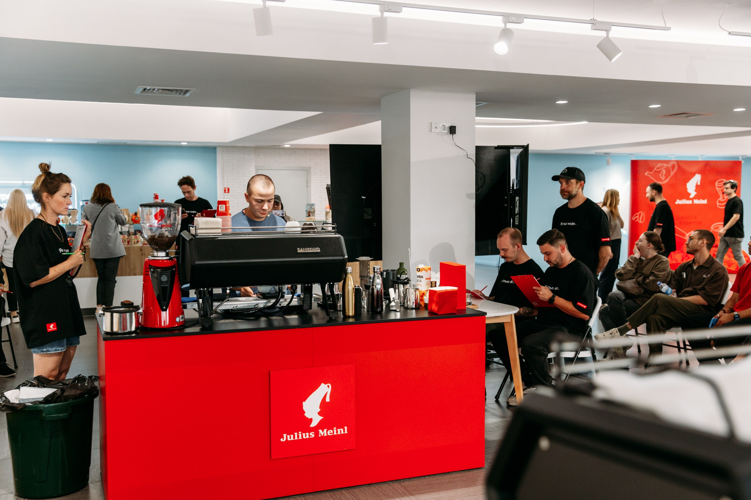 Чемпионат для бариста от Julius Meinl 2025. Фотограф в Иркутске Евгения Айвазова