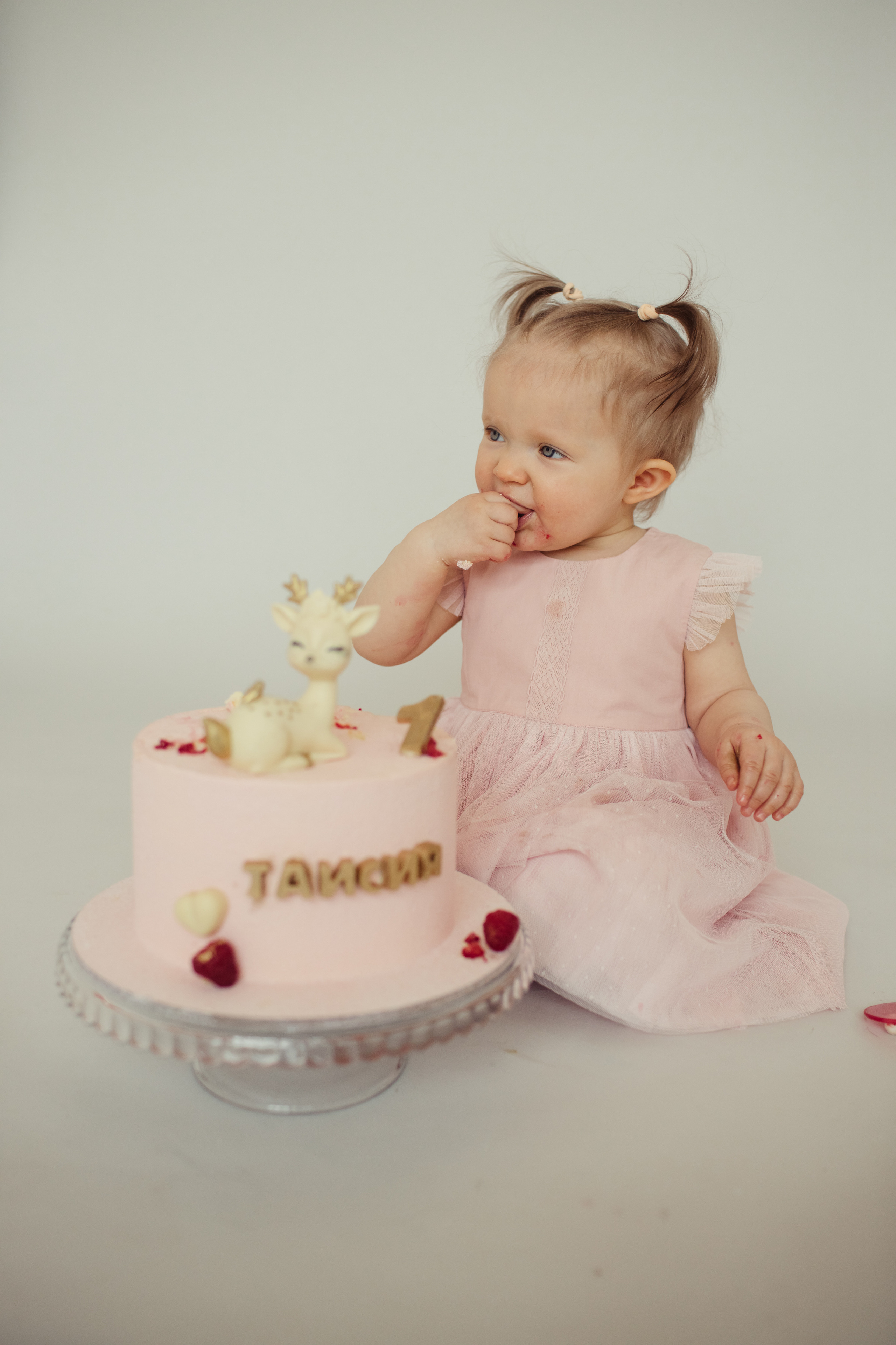 Таисия крушение тортика. Детский фотограф, фотограф на детский праздник Екатерина Огарская