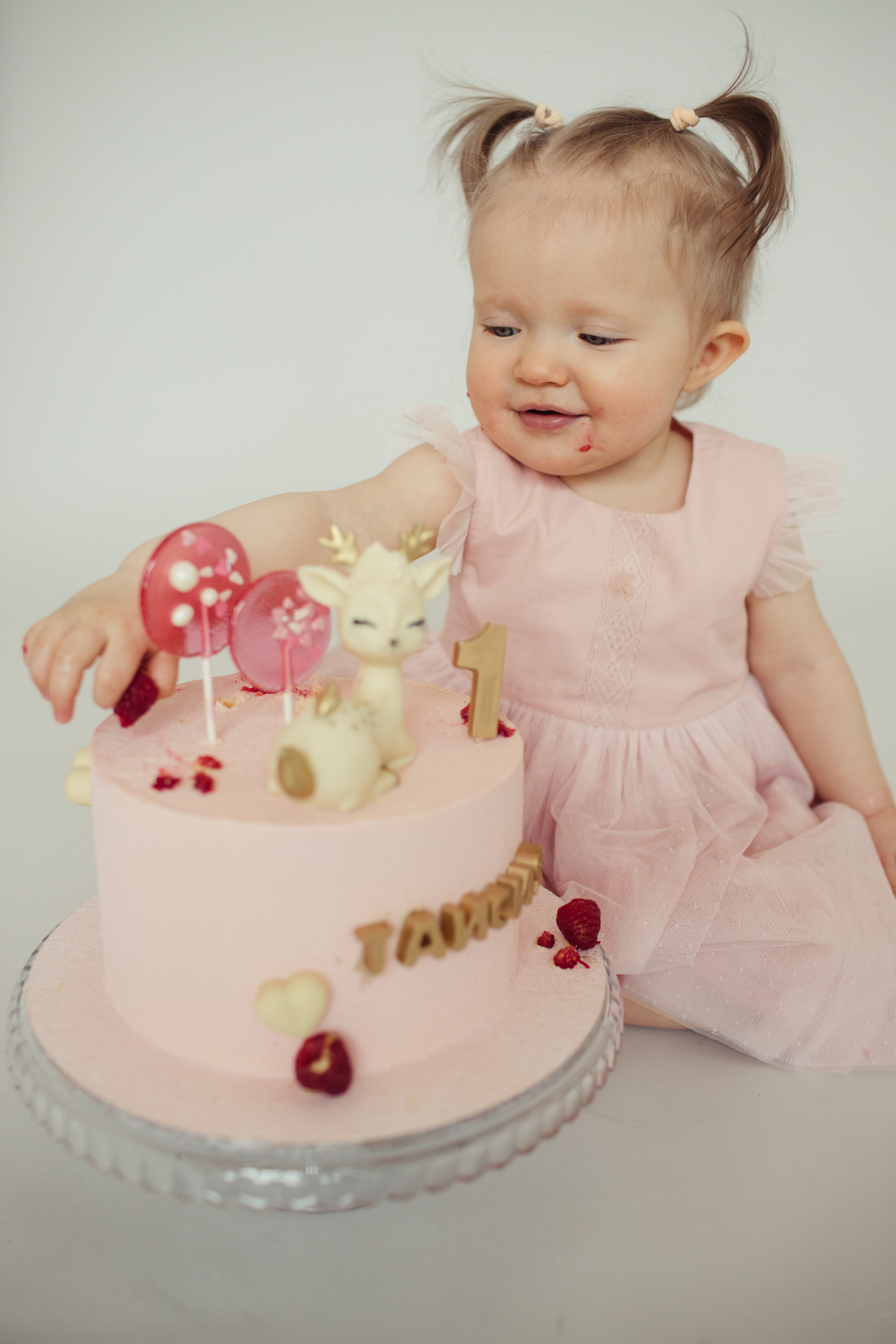 Таисия крушение тортика. Детский фотограф, фотограф на детский праздник Екатерина Огарская