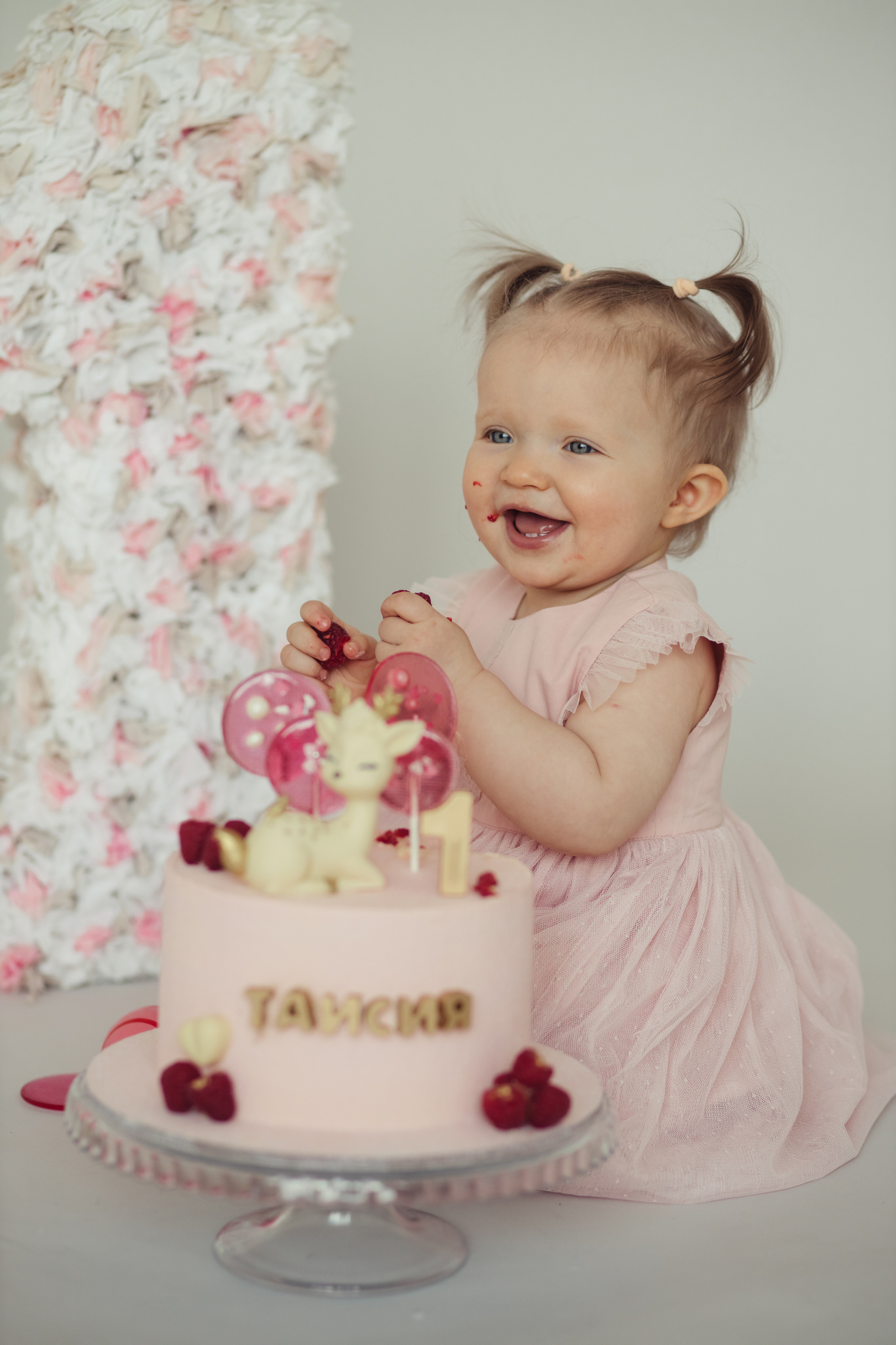 Таисия крушение тортика. Детский фотограф, фотограф на детский праздник Екатерина Огарская