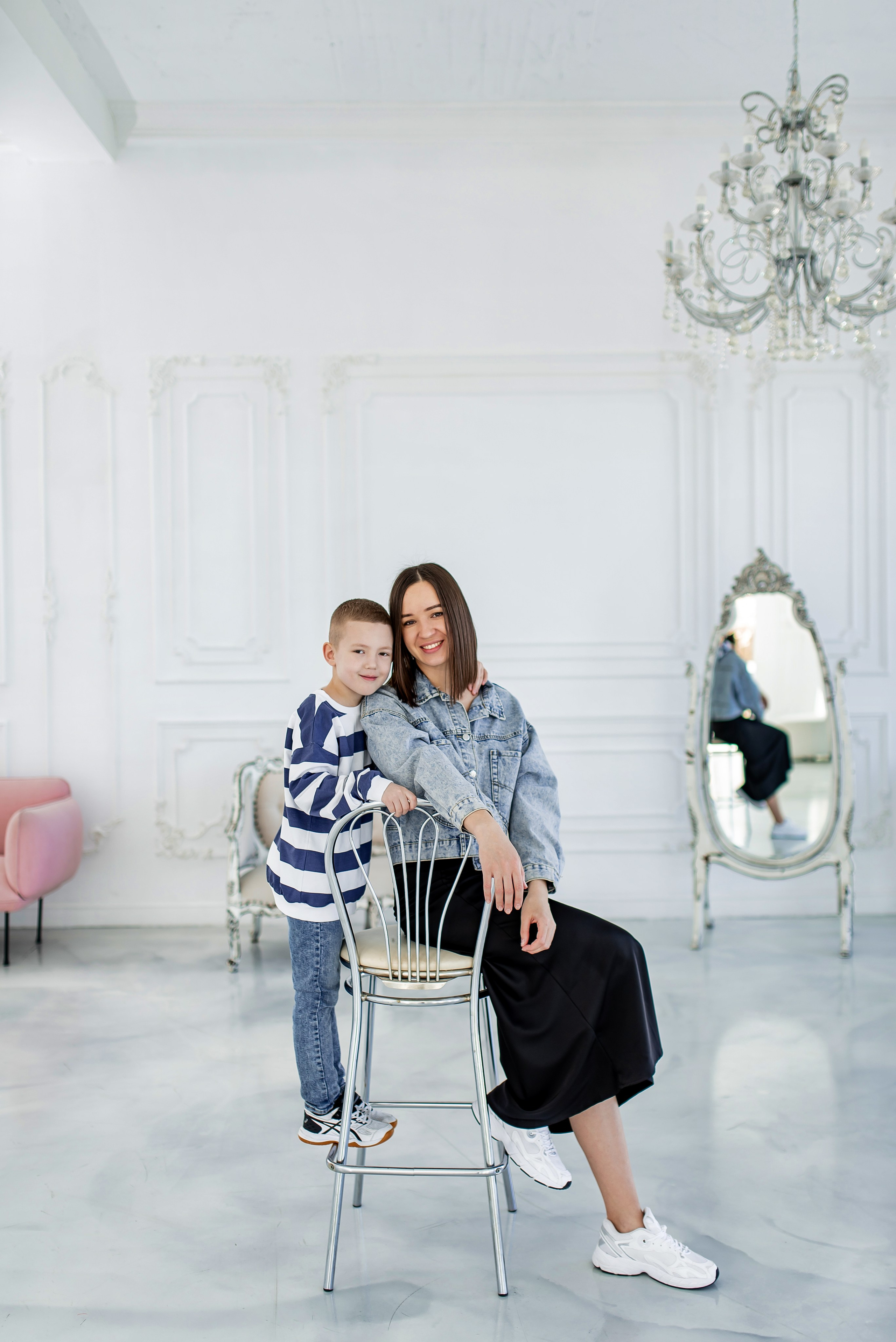 Семейная фотосессия в студии. Ольга Ли свадебный семейный фотограф Иркутск