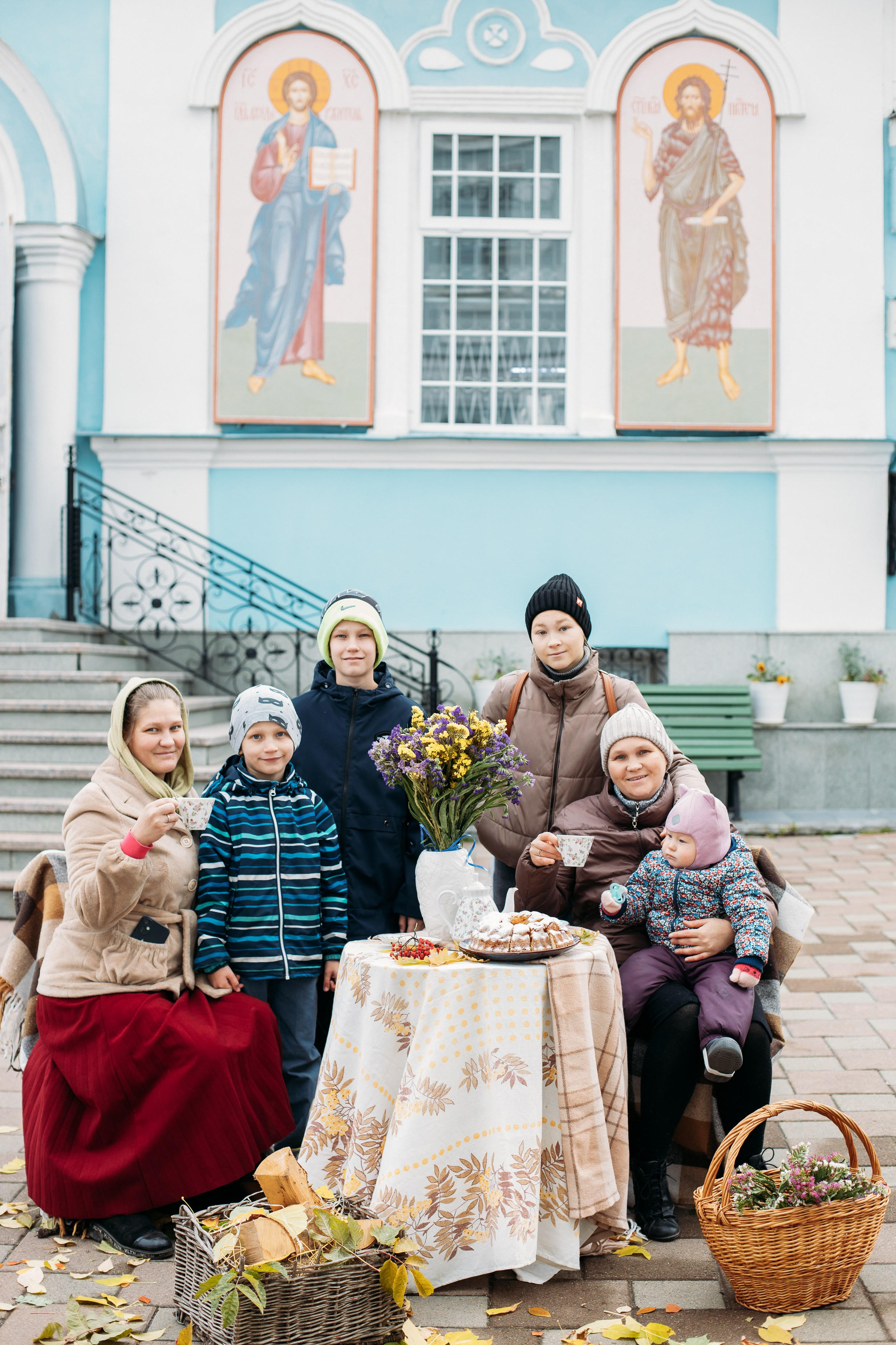 Покров в храме Иоанна Предтечи. Семейный фотограф Трусова Евгения в Екатеринбурге