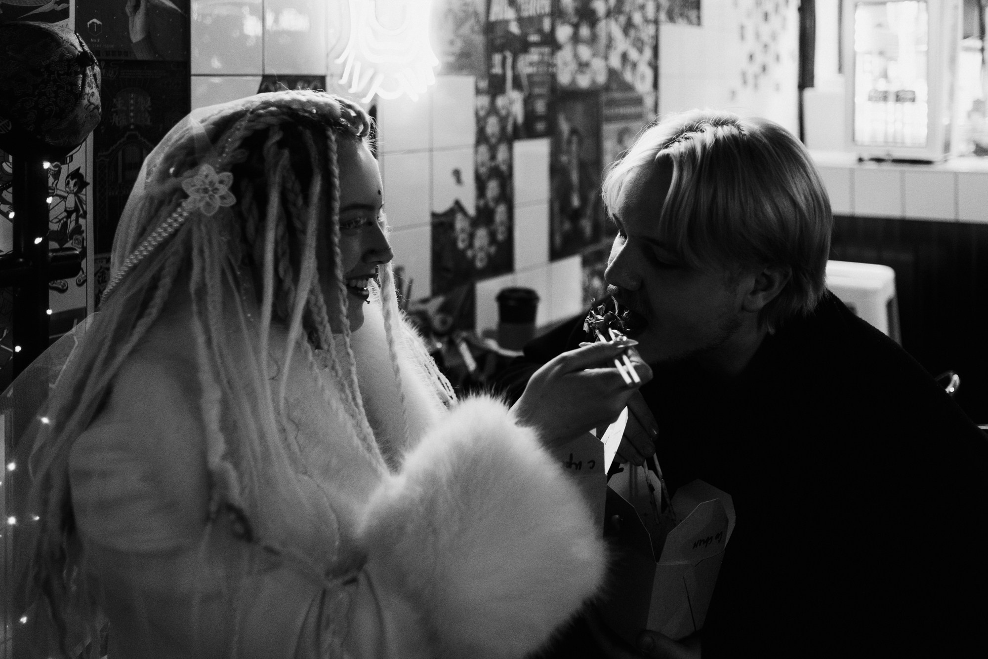 Свадьба для двоих в Тюмени — фотосессия в ЗАГСе, кафе и отеле. Портретный фотограф Тюмень Дарья Мустафина