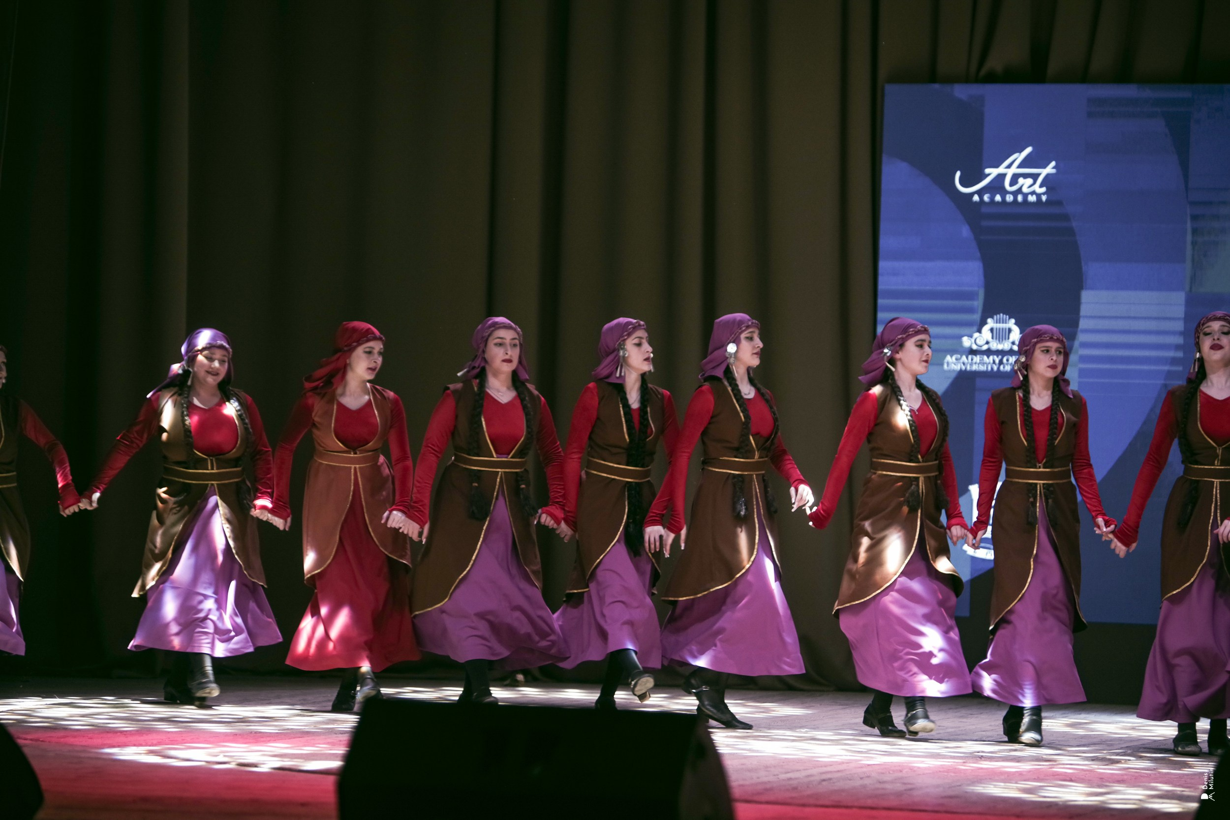 Танцы в Хоби. Портретный фотограф Денис Милютин