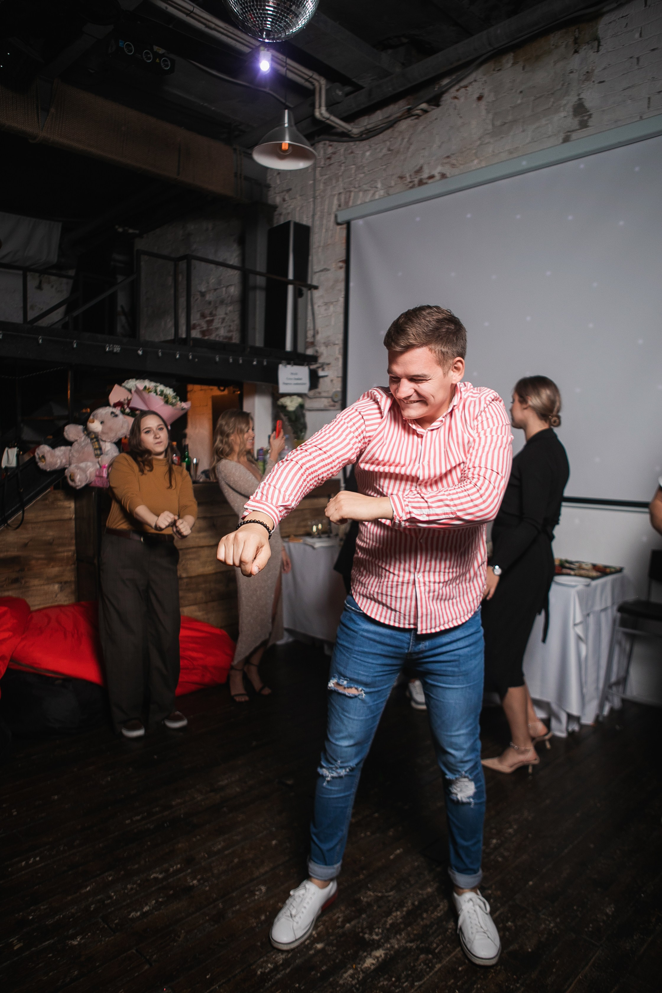 День рождения В тёмном лофте. Фотограф в Москве Дмитрий Жарков