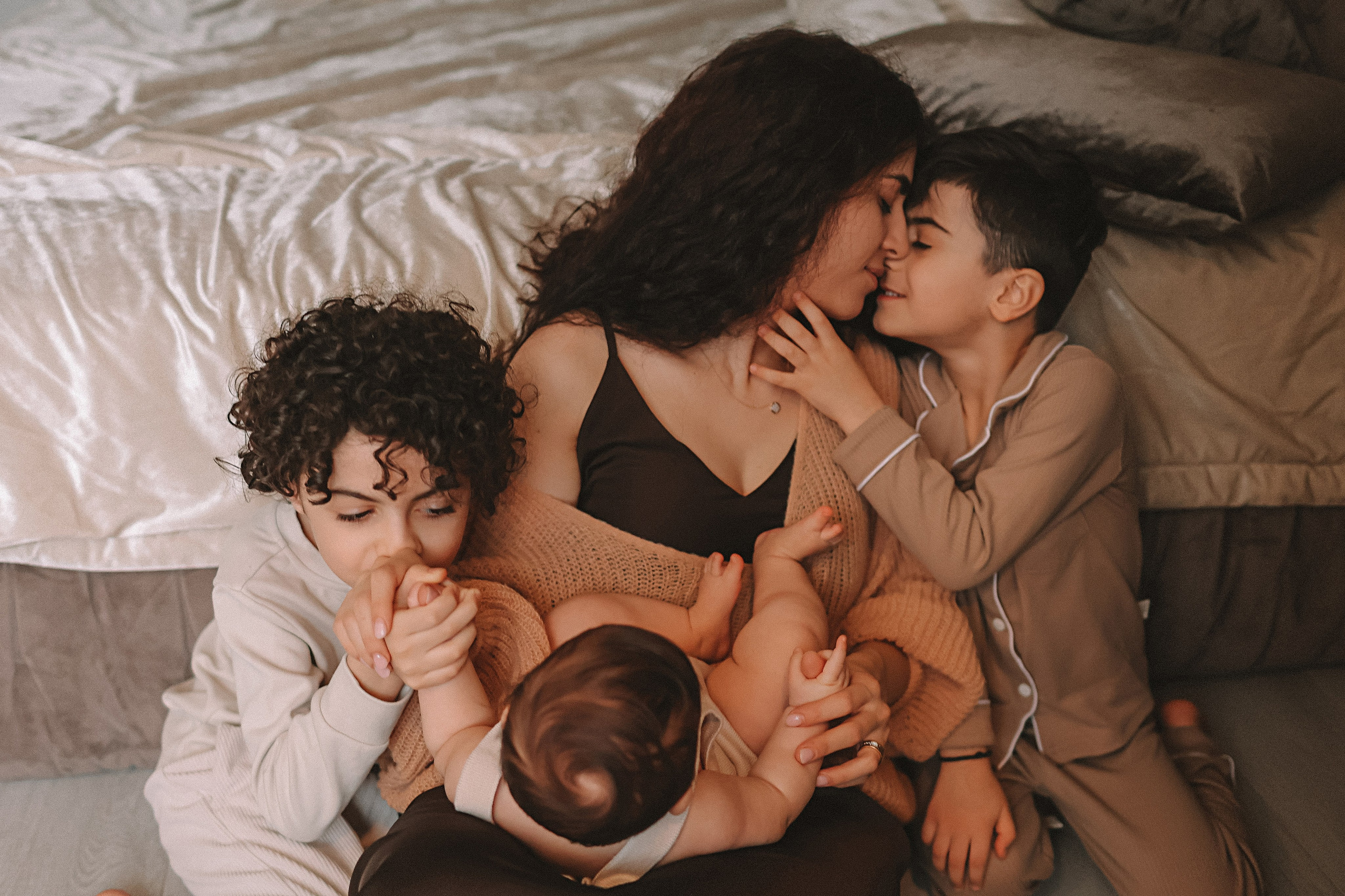 С малышкой. Семейный фотограф Тюмень, фотограф на роды Салмина Мария