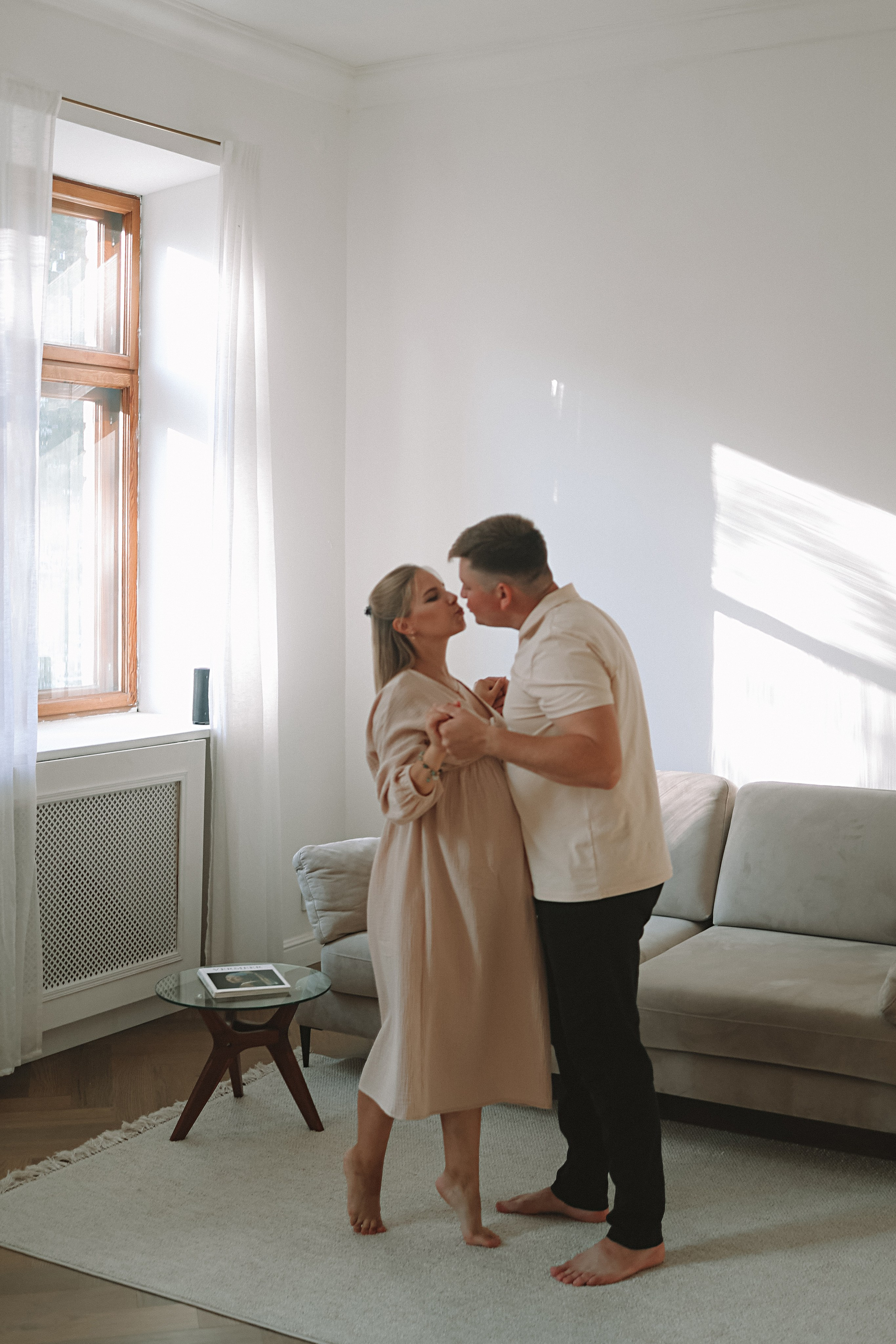 Квартира (беременность). Семейный фотограф Тюмень, фотограф на роды Салмина Мария