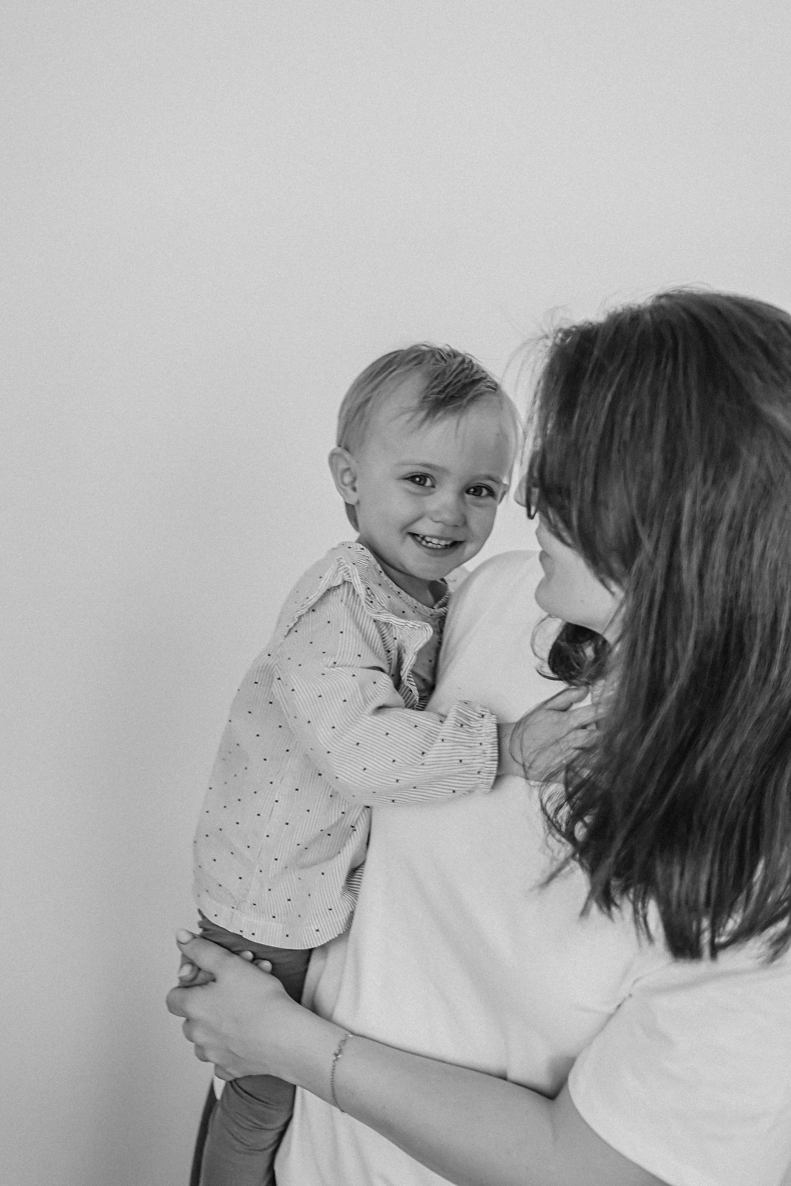 Семейная в домике (репортаж). Семейный фотограф Тюмень, фотограф на роды Салмина Мария