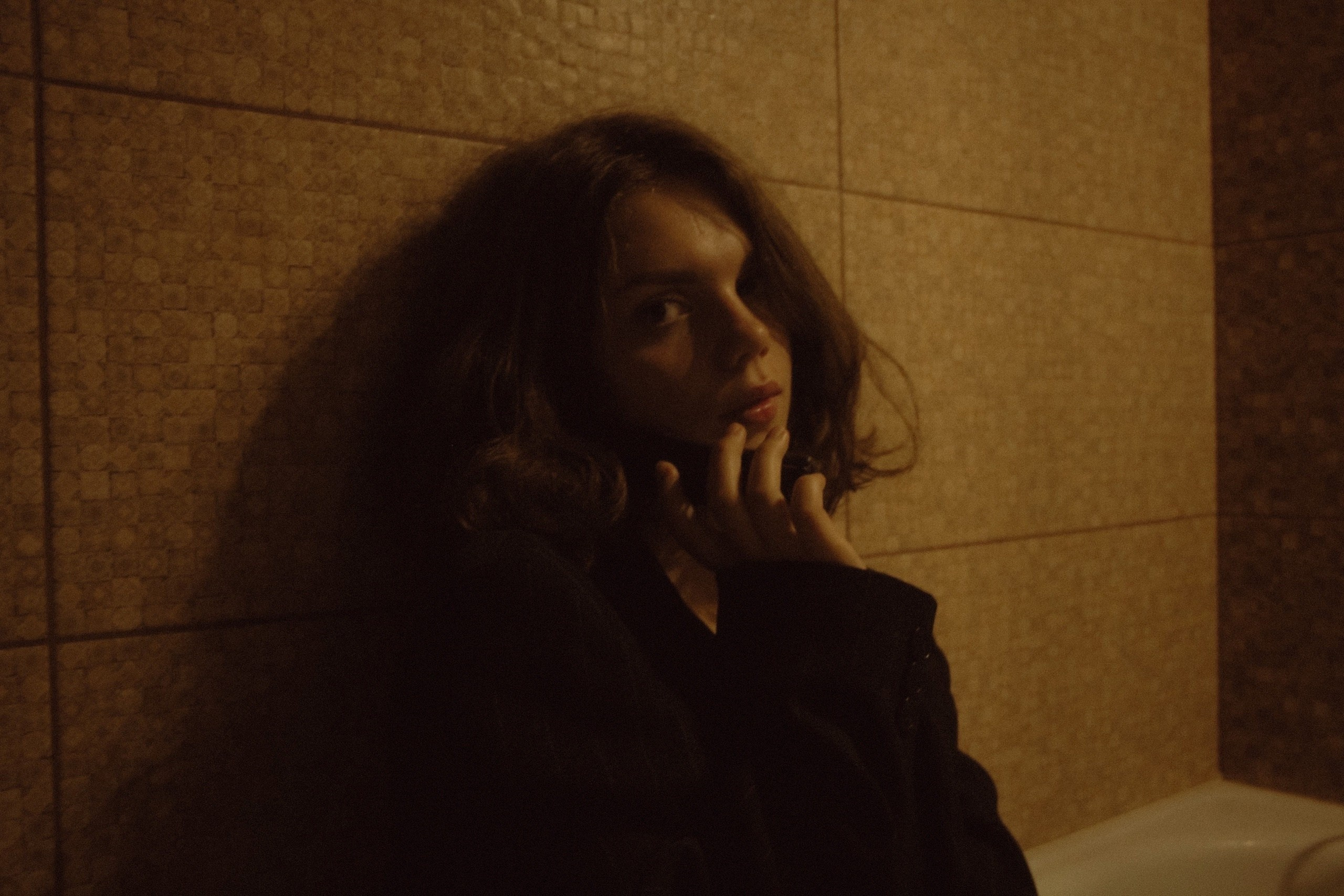 Контакты. Фотограф Елизавета Колесникова