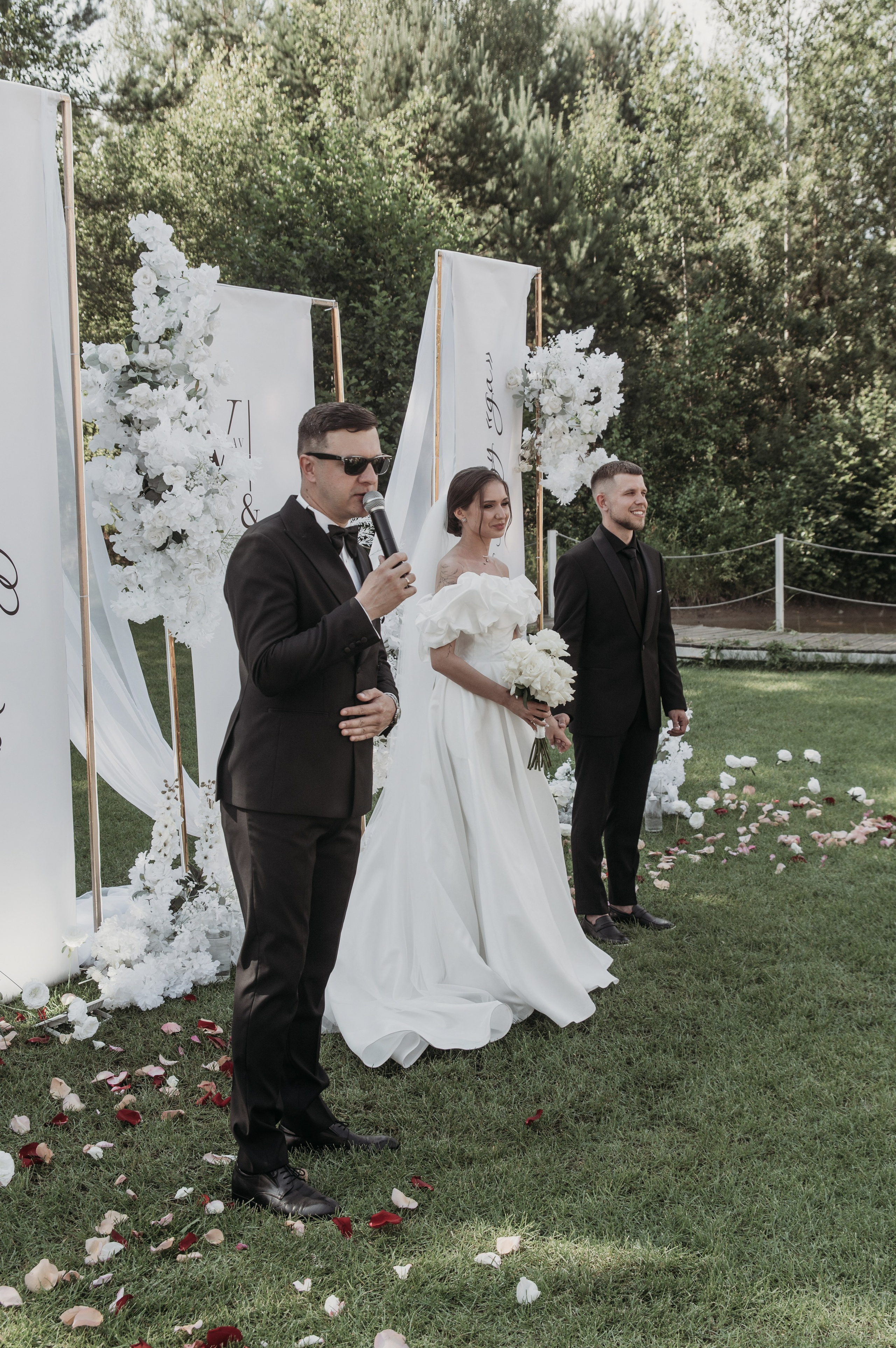 Свадебная фотосессия с утром невесты и красивым свадебным банкетом. Свадебный фотограф в Твери, Москве и Санкт-Петербурге Денисова Екатерина