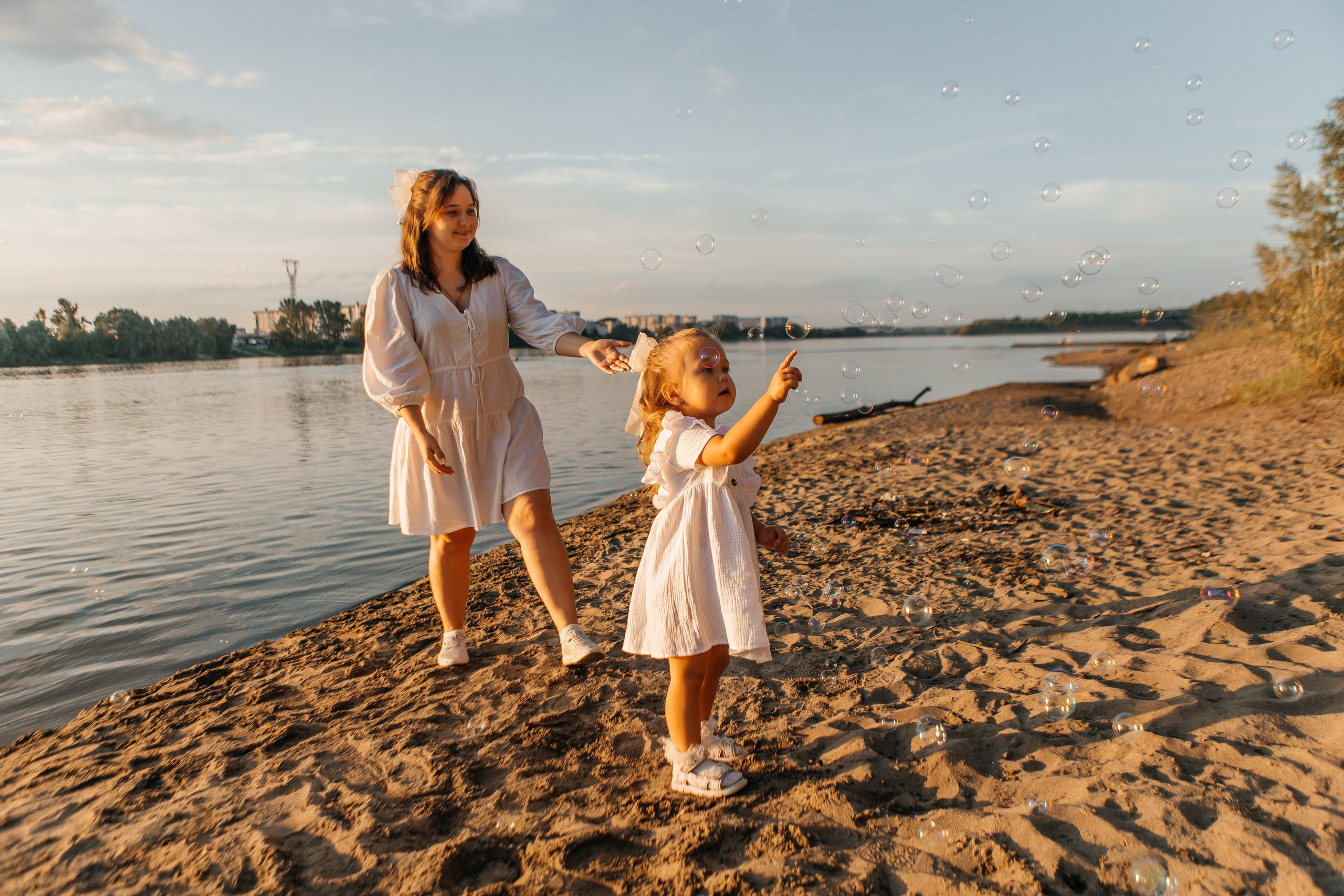 Семейная фотосессия на закате. Дарья Белякова. Свадебный, детский и семейный фотограф в городе Бийск