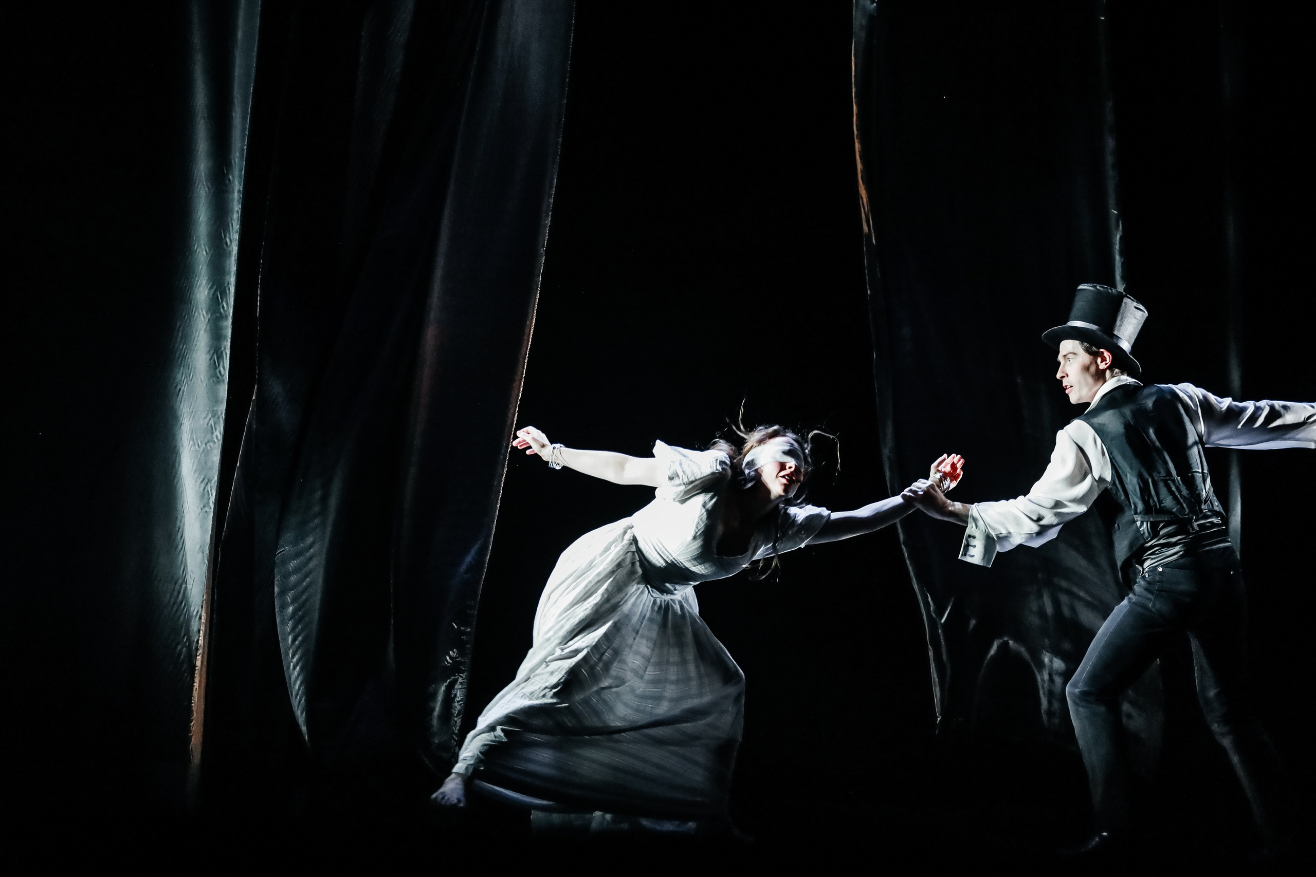 «Маскарад». Молодежный театр Алтая. Фоторепортаж. Театральная фотосъёмка