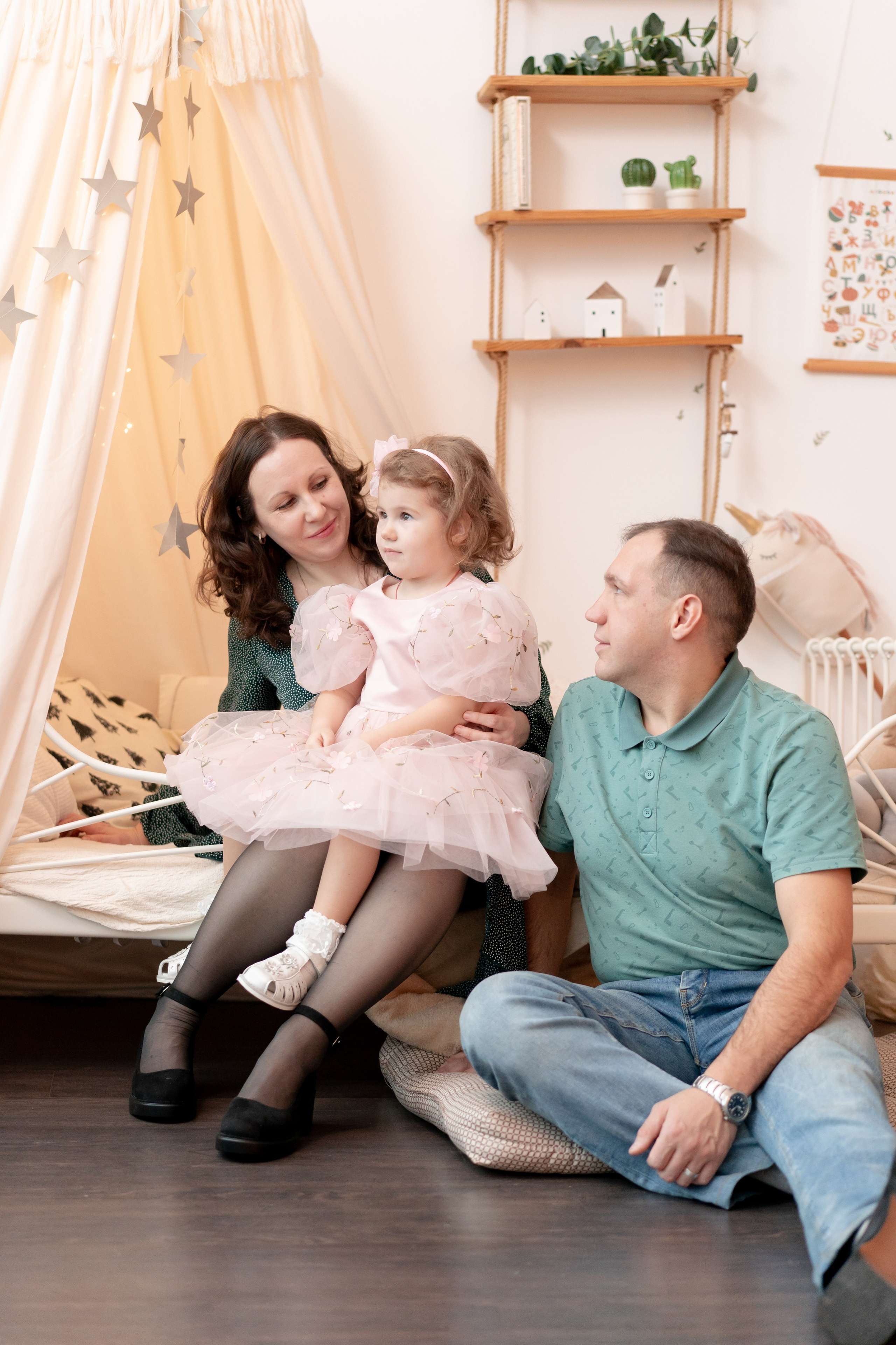 Анечка с мамой и папой!. Детская, семейная фотостудия в Санкт-Петербурге