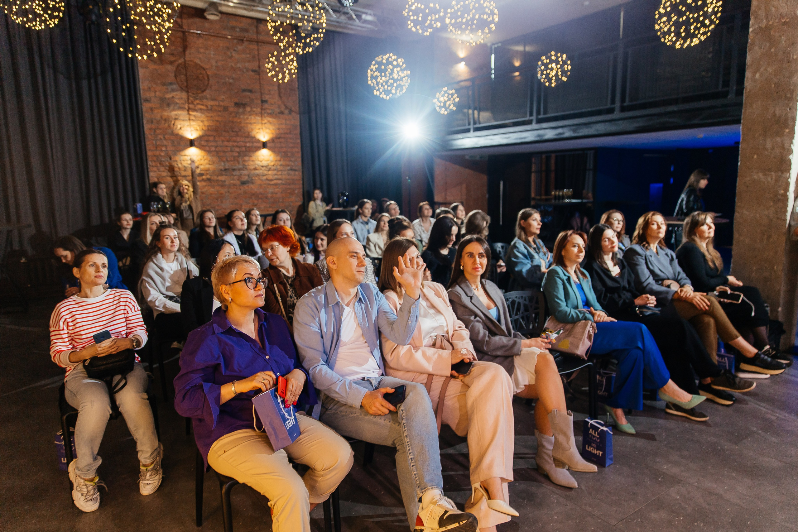 Презентация новинок систем света Maytoni в One way loft. Фотограф в Красноярске Надежда Воскресенская