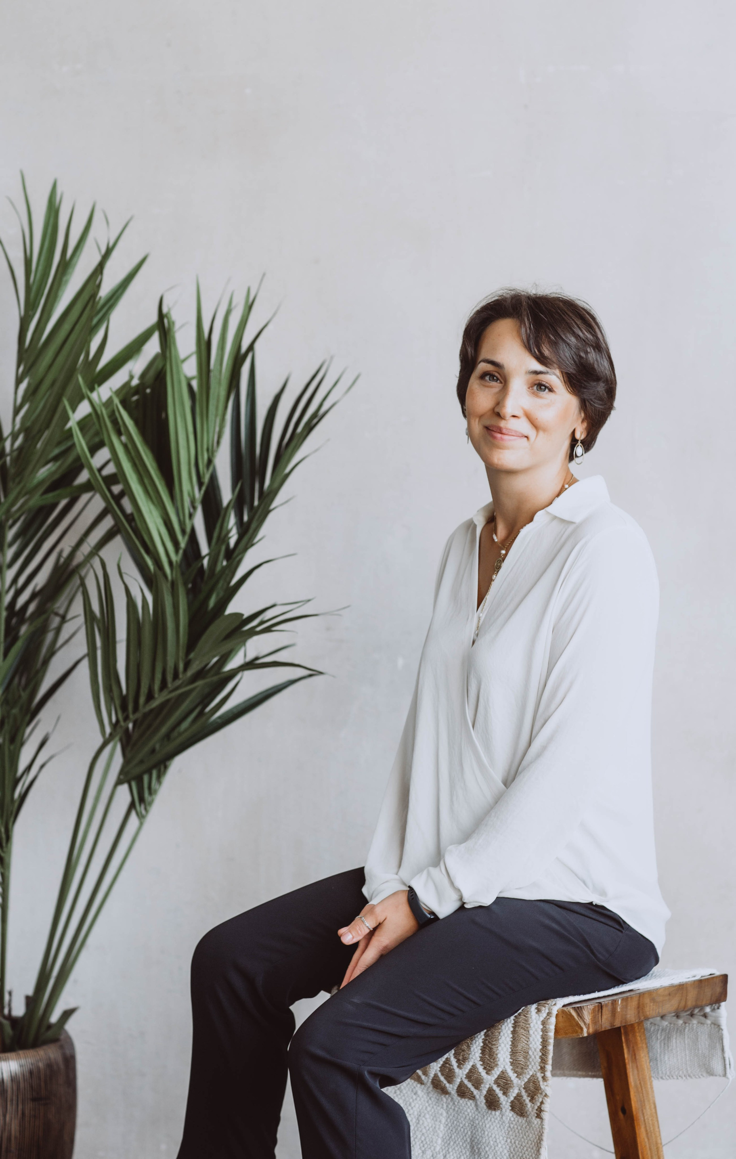 Кенуль. Хозяйка магазина «Азерсилк». Платки из натурального шелка. Портретный женский фотограф в Москве Наталия Глазова