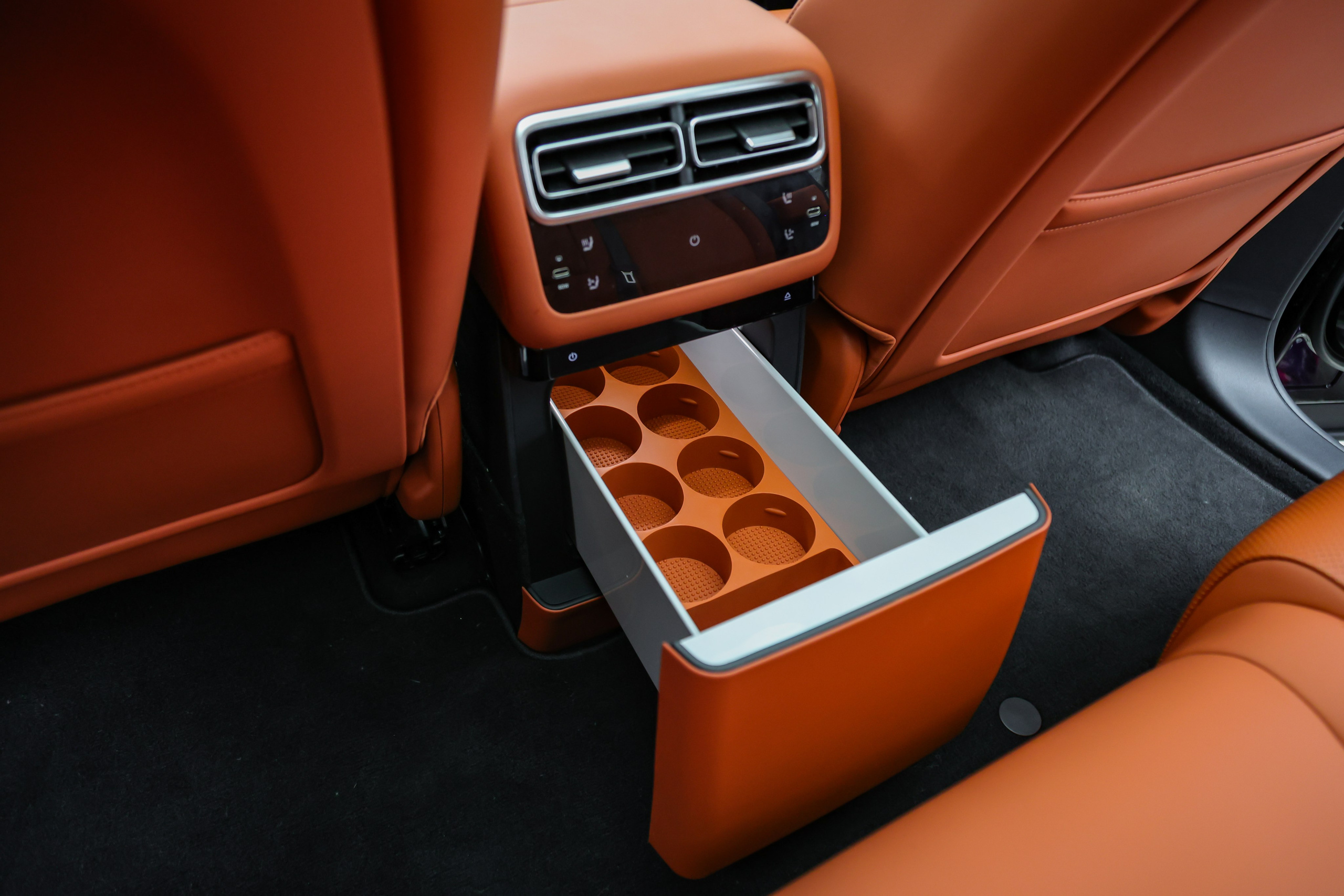 2024 LIXIANG L6. Mixturecaptures