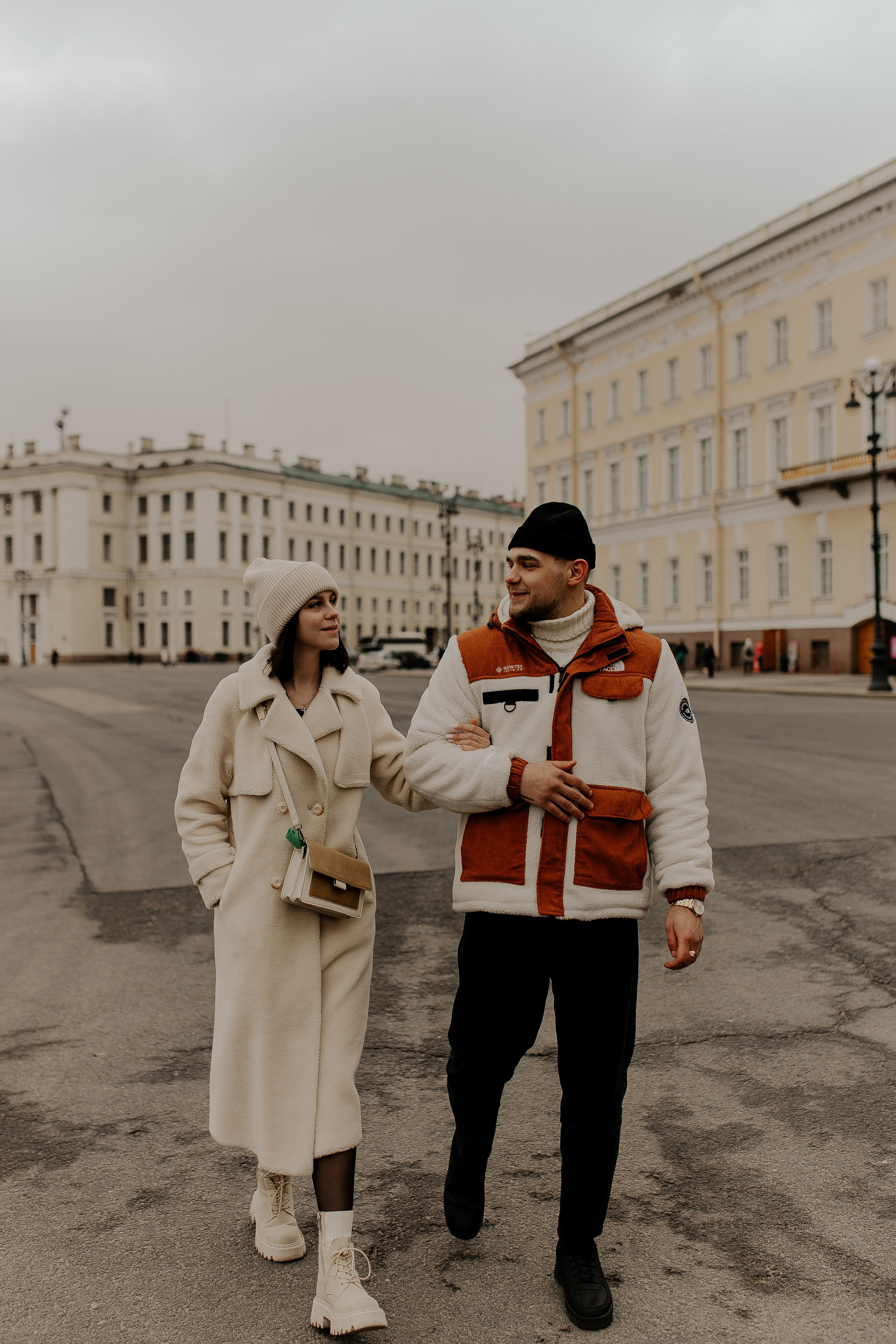 Lovestory на дворцовой площади. Фотограф в Санкт-Петербурге Лиза Семченкова