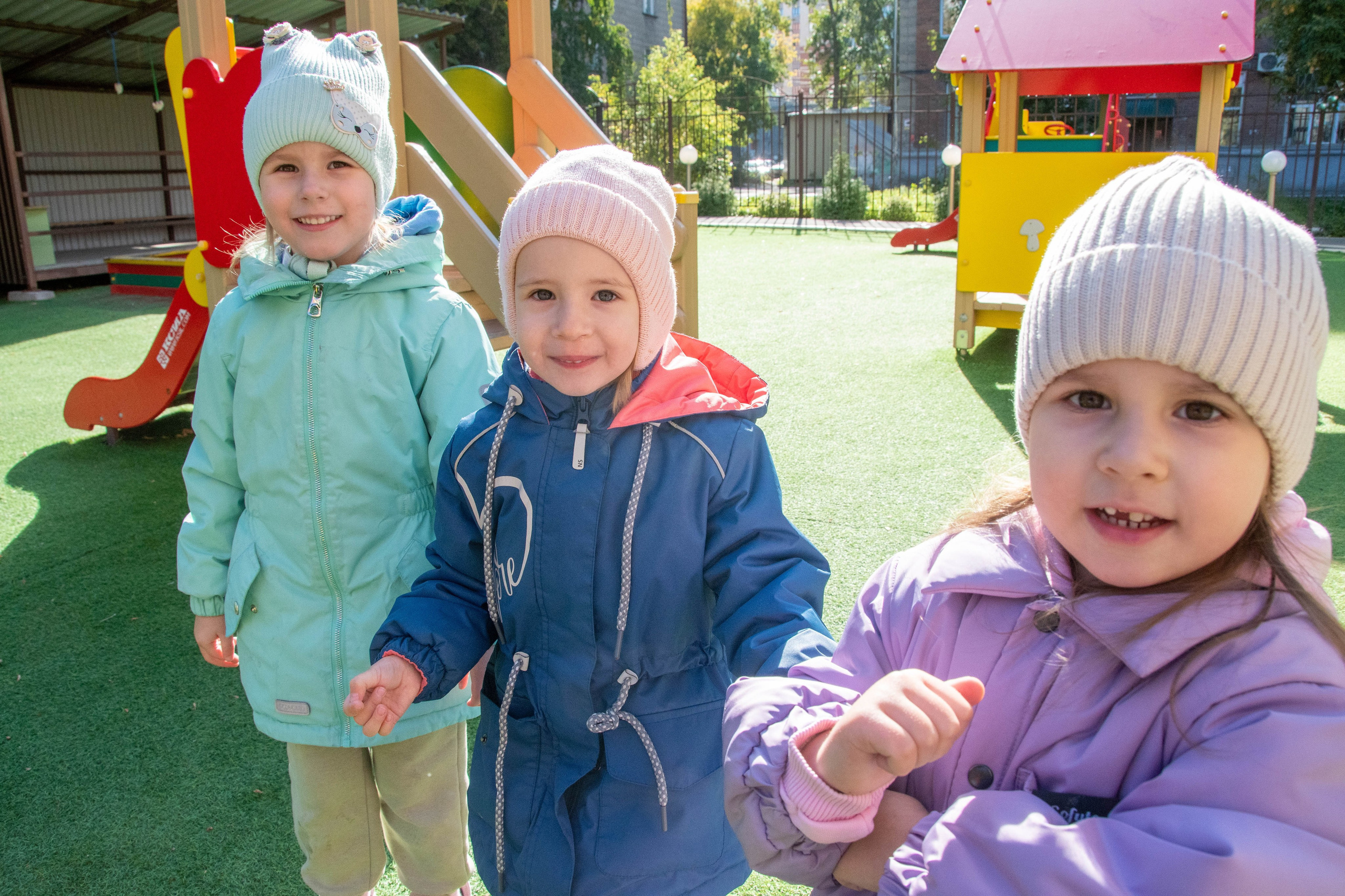 2023 г. День дошкольного работника и прогулка. Репортажный и детский фотограф в Новосибирске
