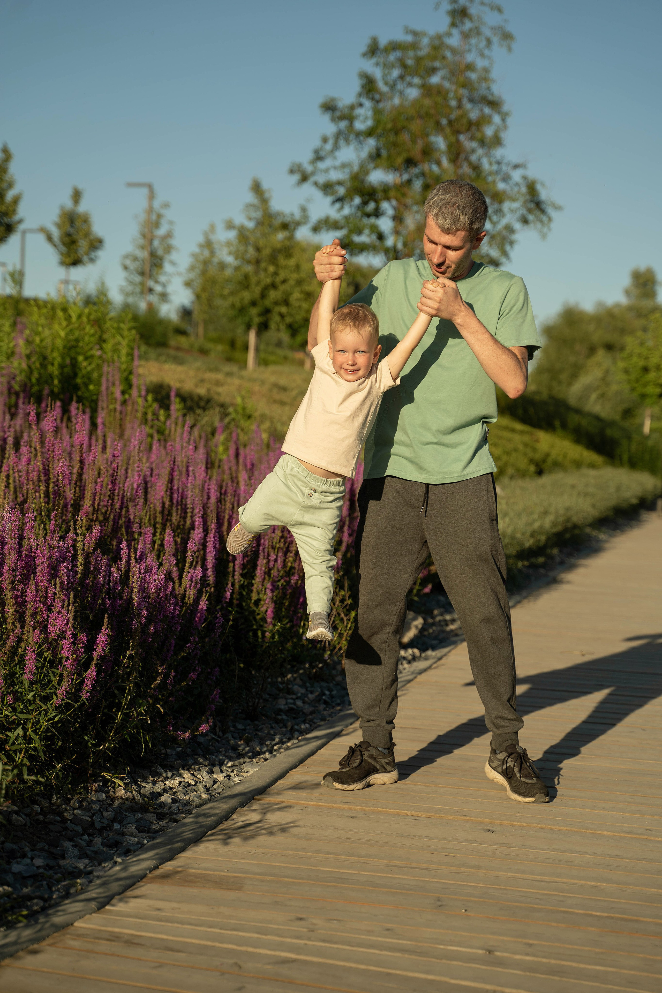 Семейная прогулка. Главная