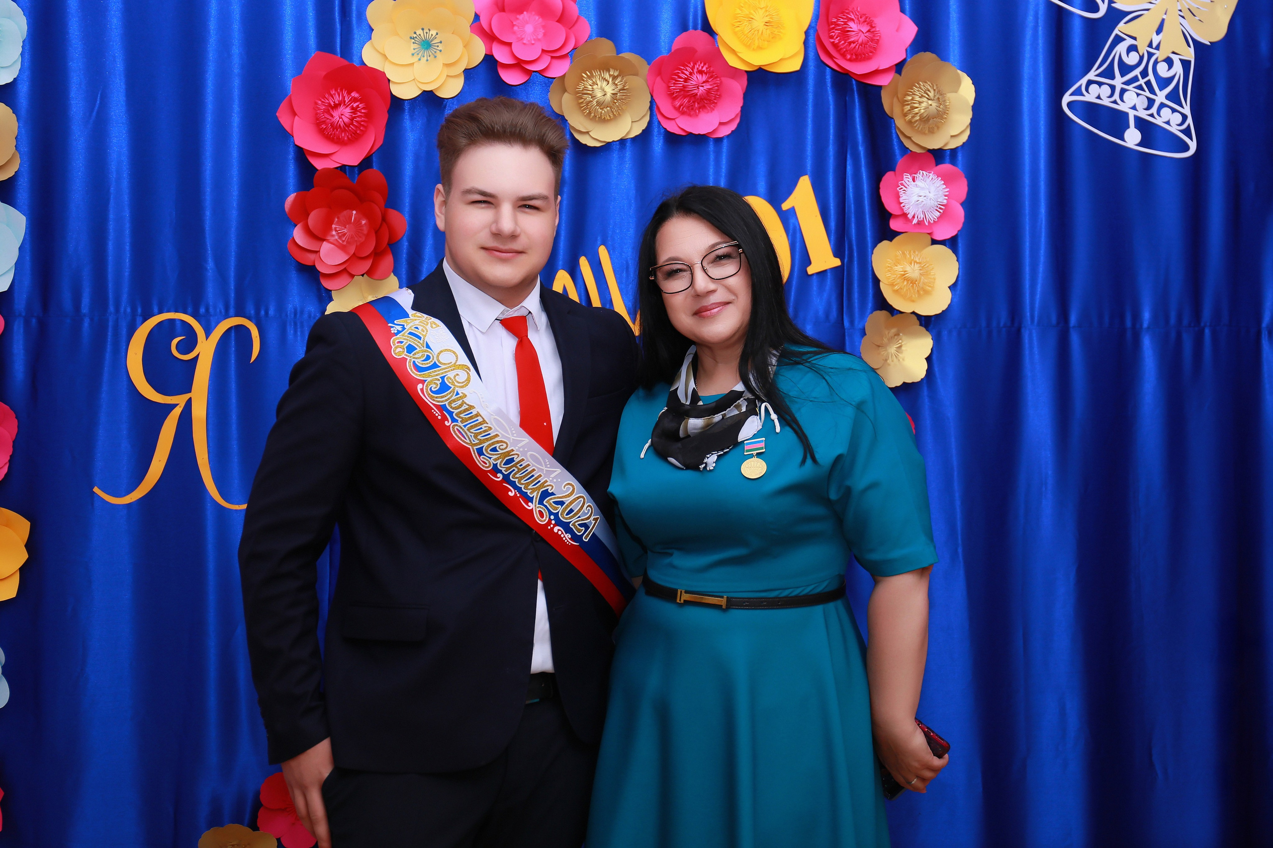 Вручение аттестатов (СОШ 101). Детский семейный фотограф Краснодар