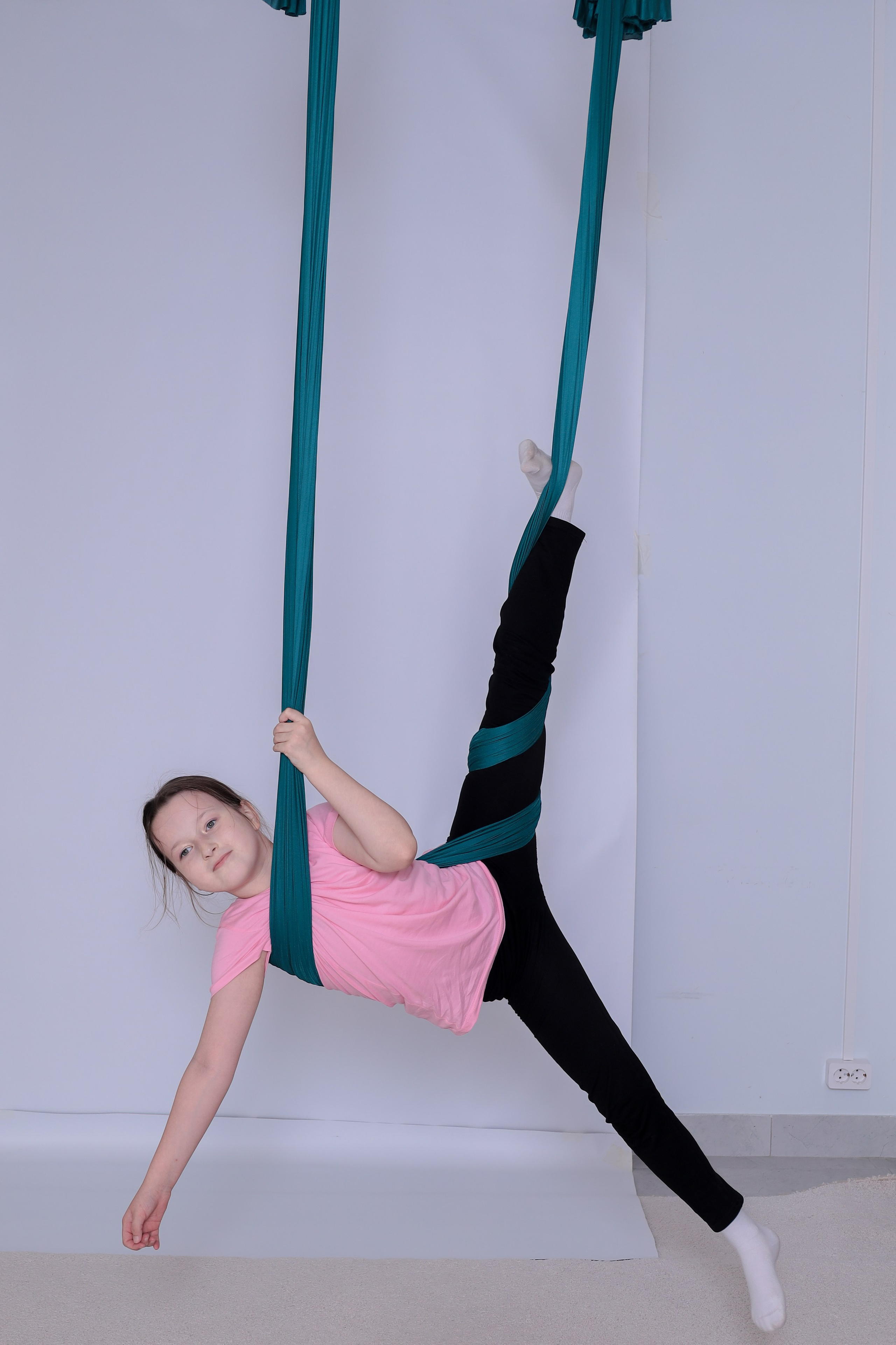 Детская аэройога. Фотограф Надршина Лилия