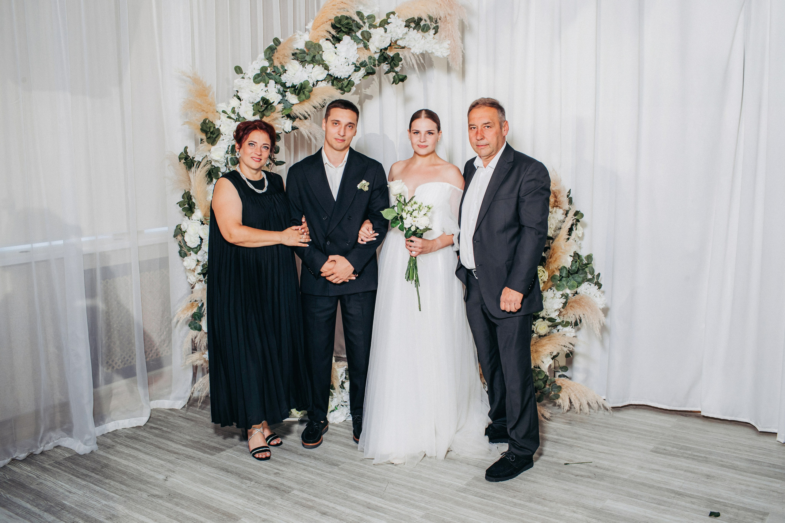 Vlad & Nadya (Saint-Petersburg, Russia). Destination wedding photographer Peter Letu