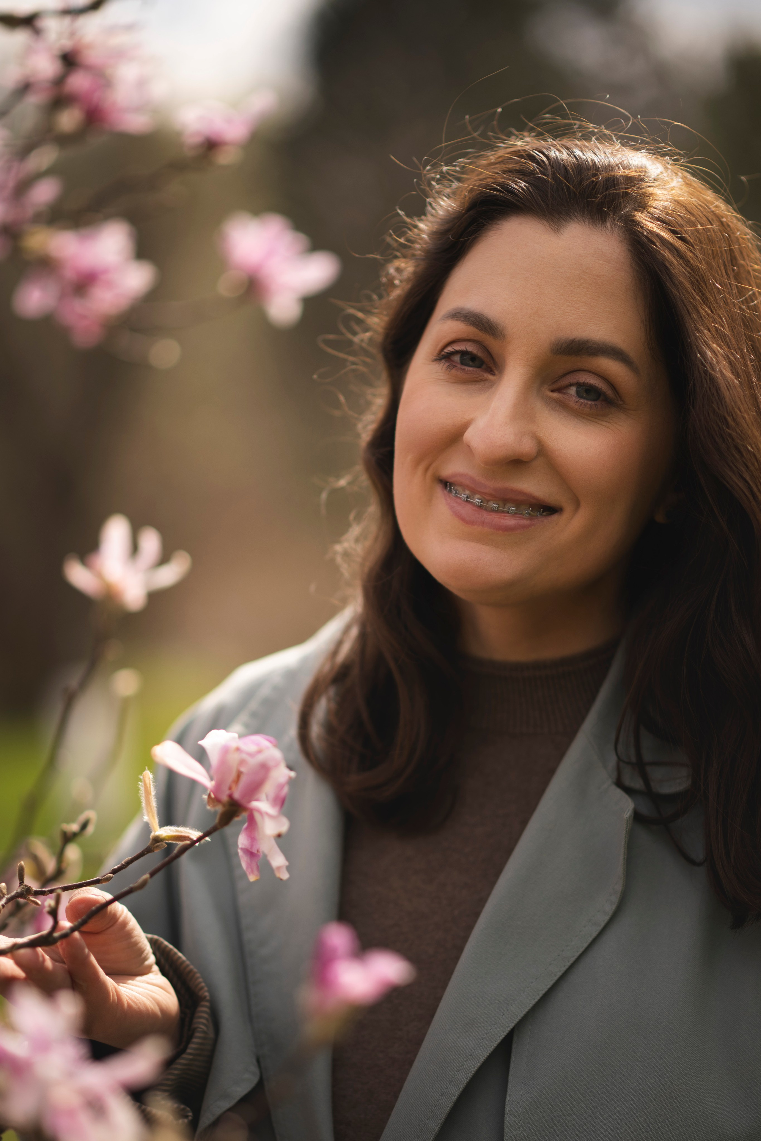 женский портрет розовая магнолия