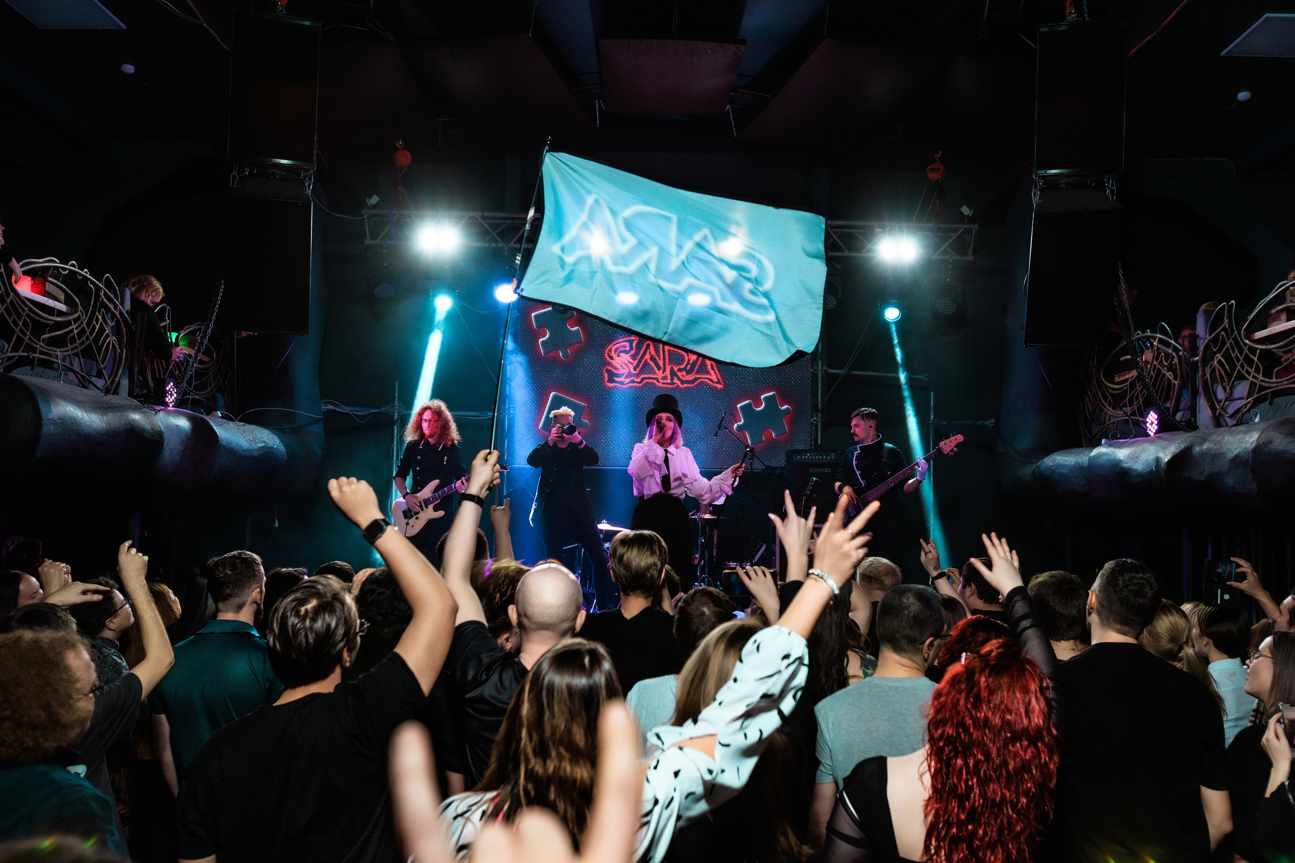 SARA. Репортажный фотограф Екатеринбург | Яркий, качественный репортаж | Концерты, клубы, репортаж, праздники, корпоративы