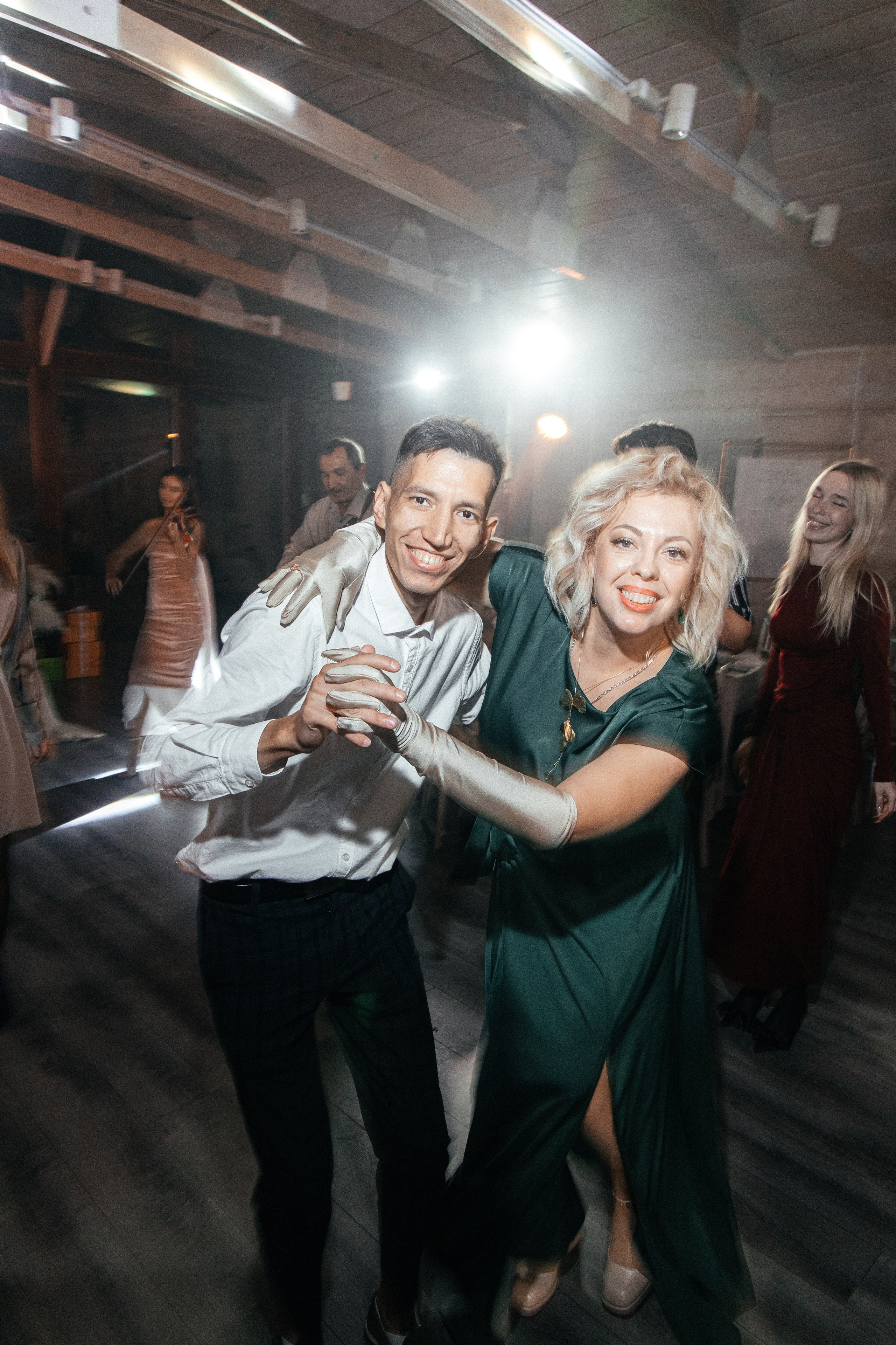 Свидетель Корги. Артём Бачурин — свадебный фотограф Воронеж