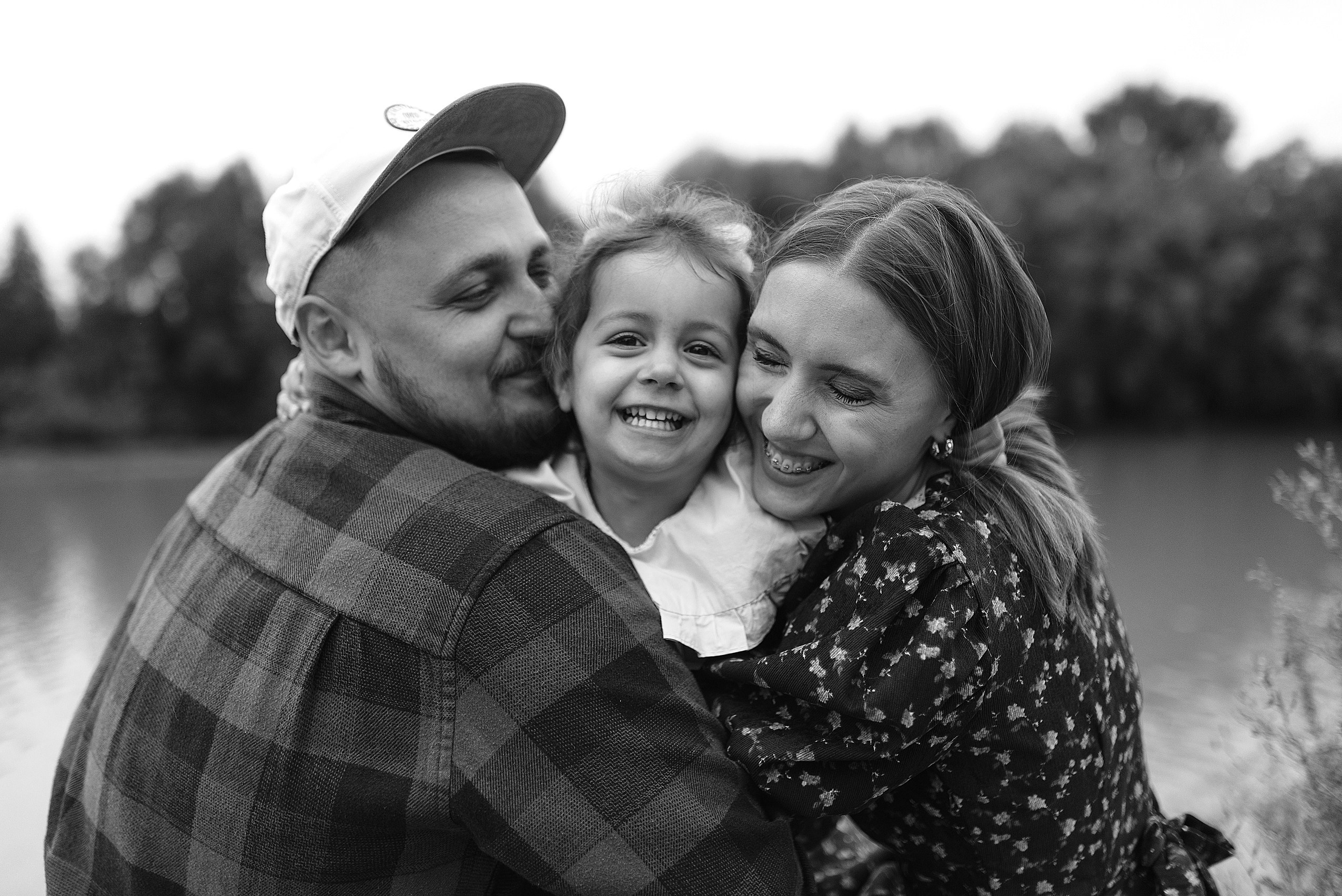 Городская семейная фотосессия. Семейный фотограф Дарья Едапина Новосибирск. Фотограф Дарья Едапина Новосибирск