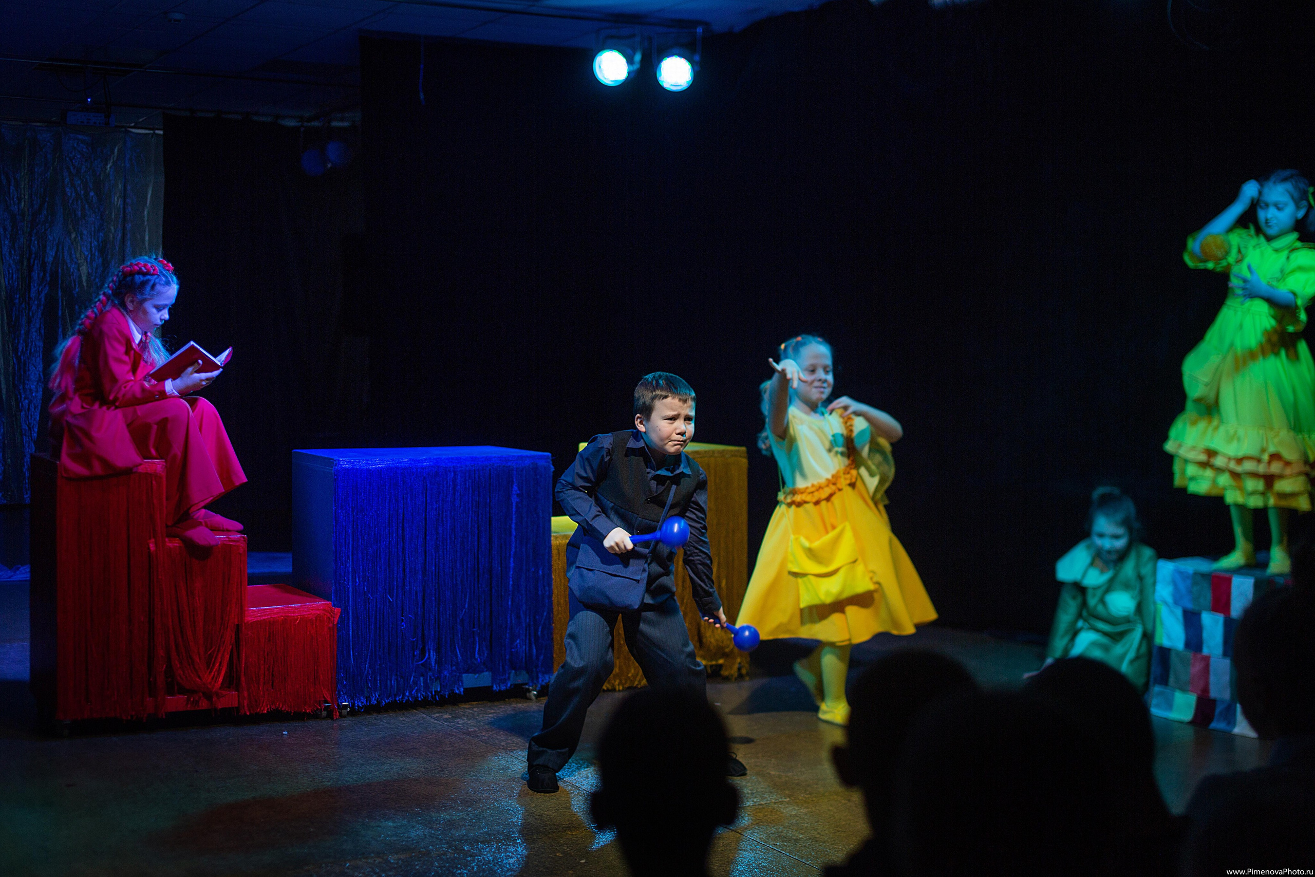 Карандаши «Театрум» ДТЦ, февраль. Семейный и детский фотограф в Петрозаводске