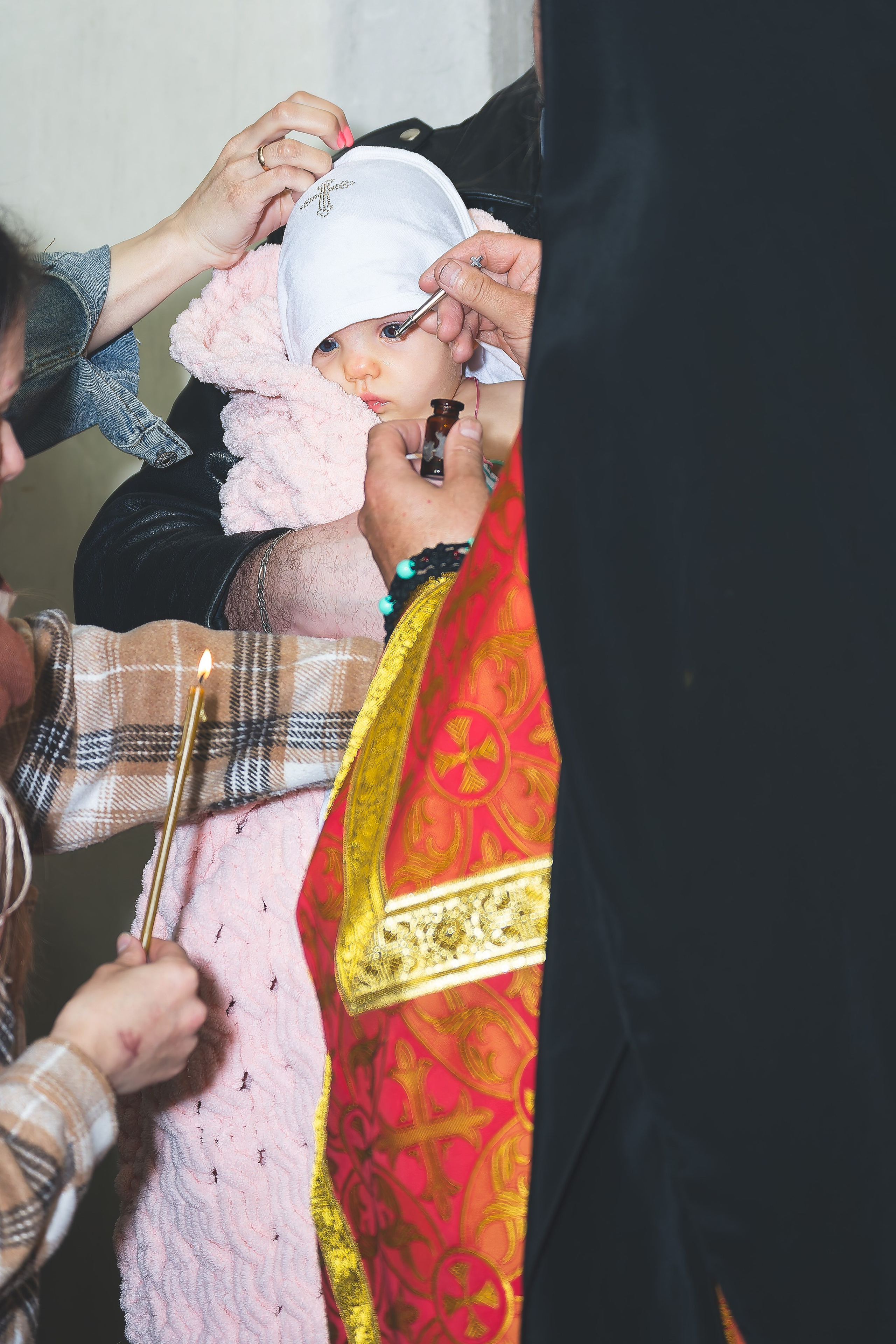 Крещение Ксении в храме Рождества Пресвятой Богородицы д. Щербинино. Фотограф Евгений Егоров