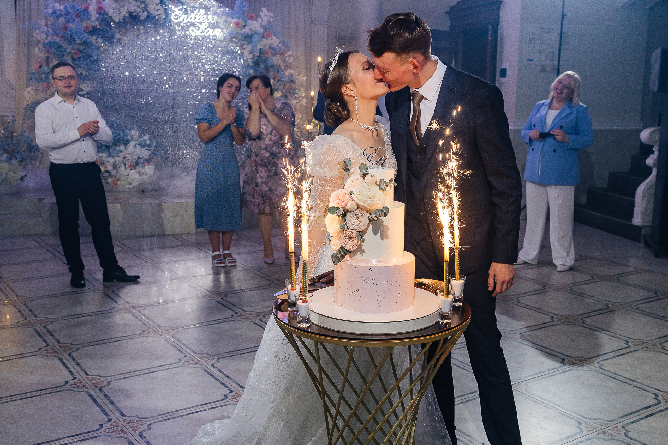 Романтическое утро невесты. Олег Сверчков | Свадебный фотограф Вологда