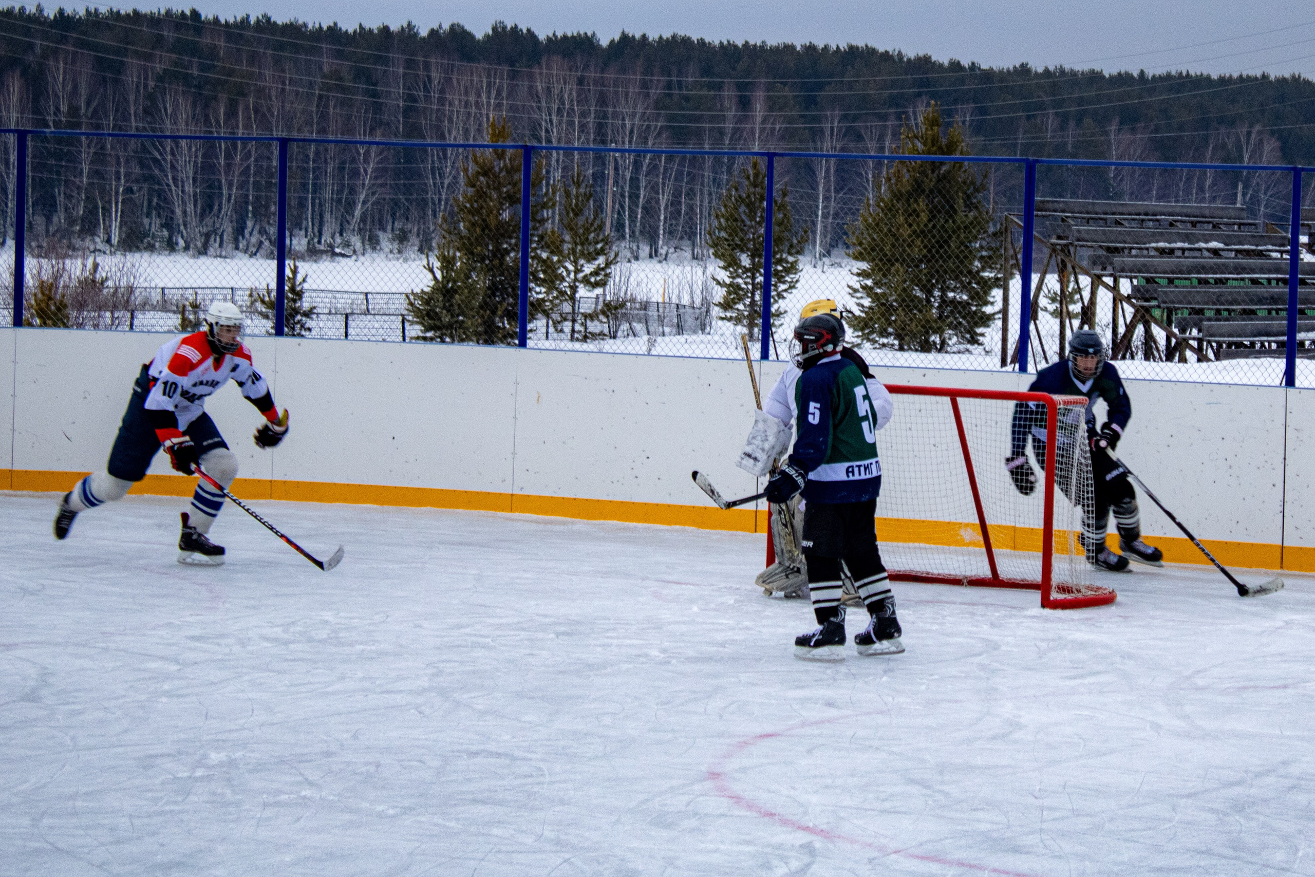 Хоккей г.п Атиг-г.Нижние Серги
