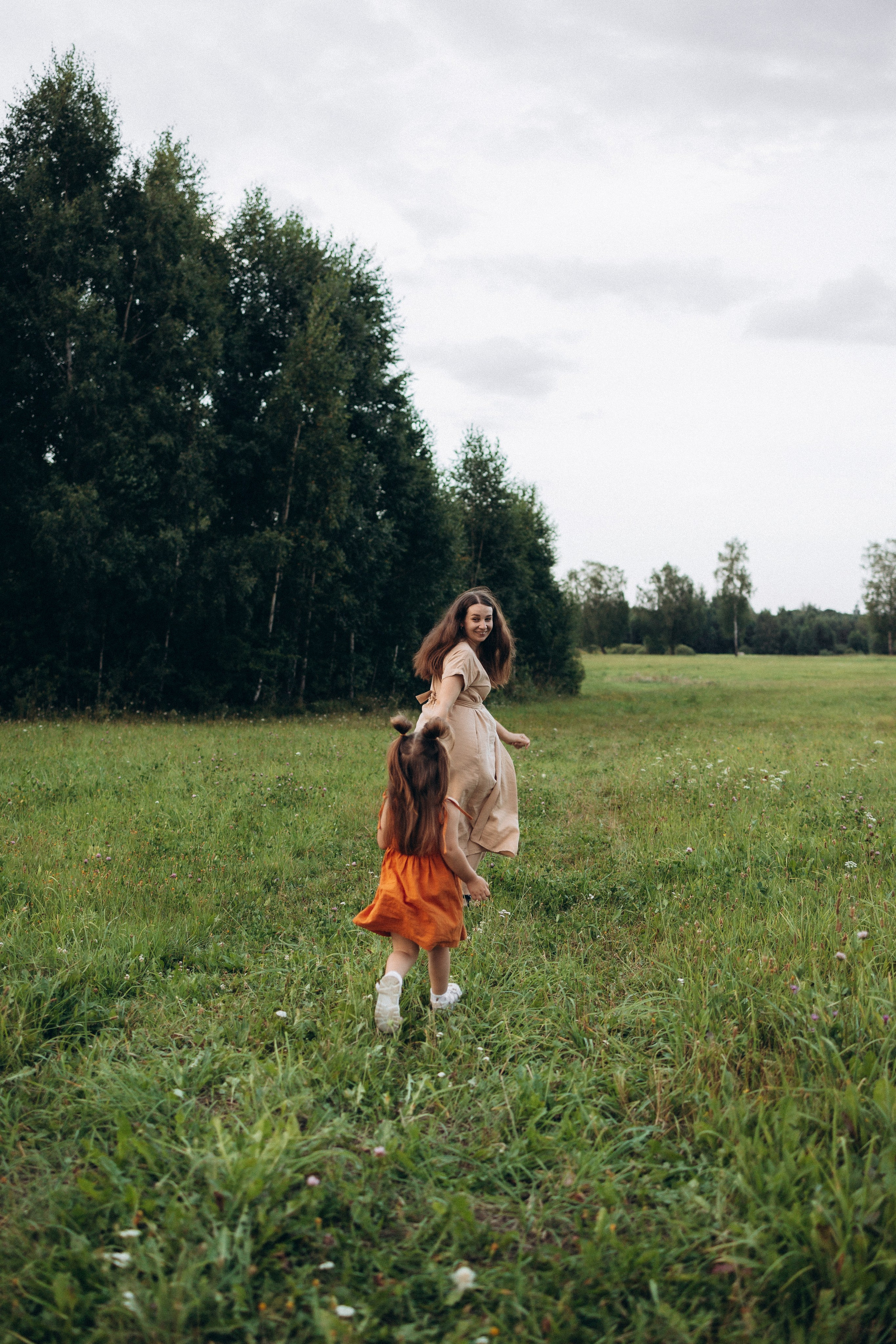 Катя и малышка Аня. Фотограф Елена Рябцева