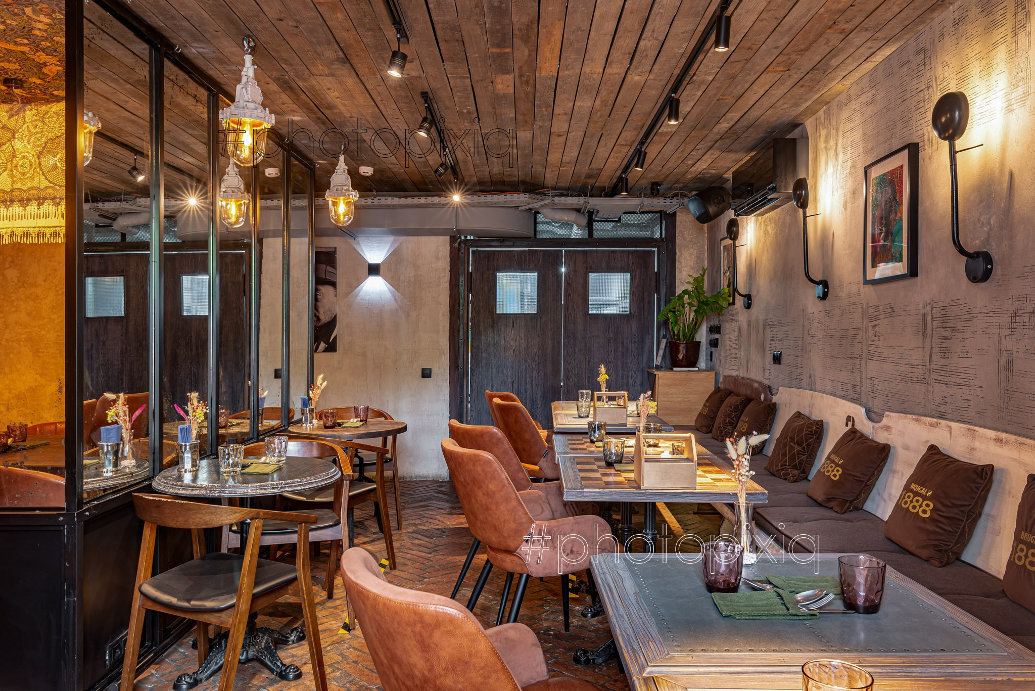 Интерьерная съёмка бара Masters & Margaritas на Маяковской. Интерьерная съёмка и виртуальные туры — Интерьерный фотограф Кузнецов Сергей (photopixiq)